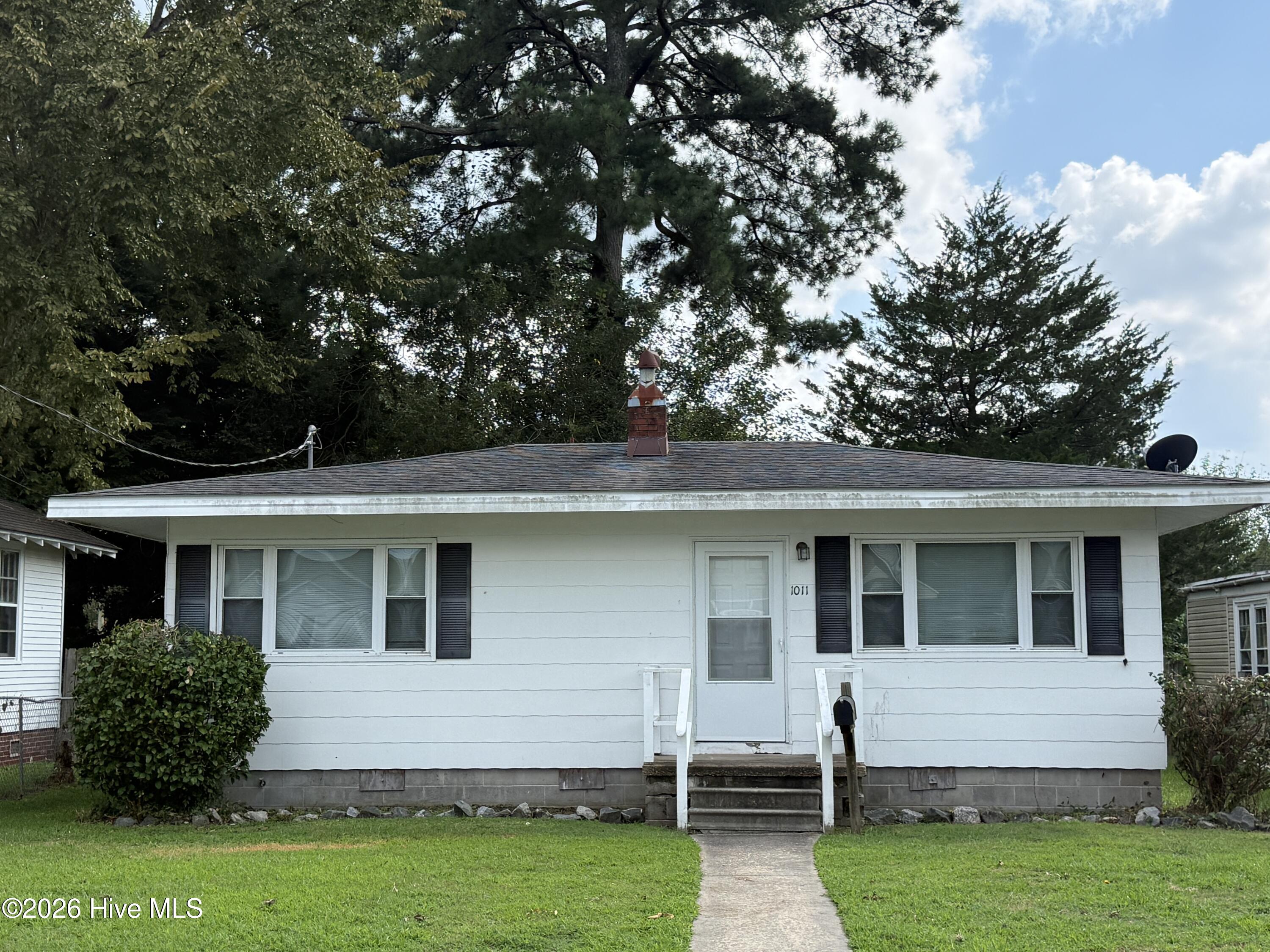 1011 Maple Street — photo