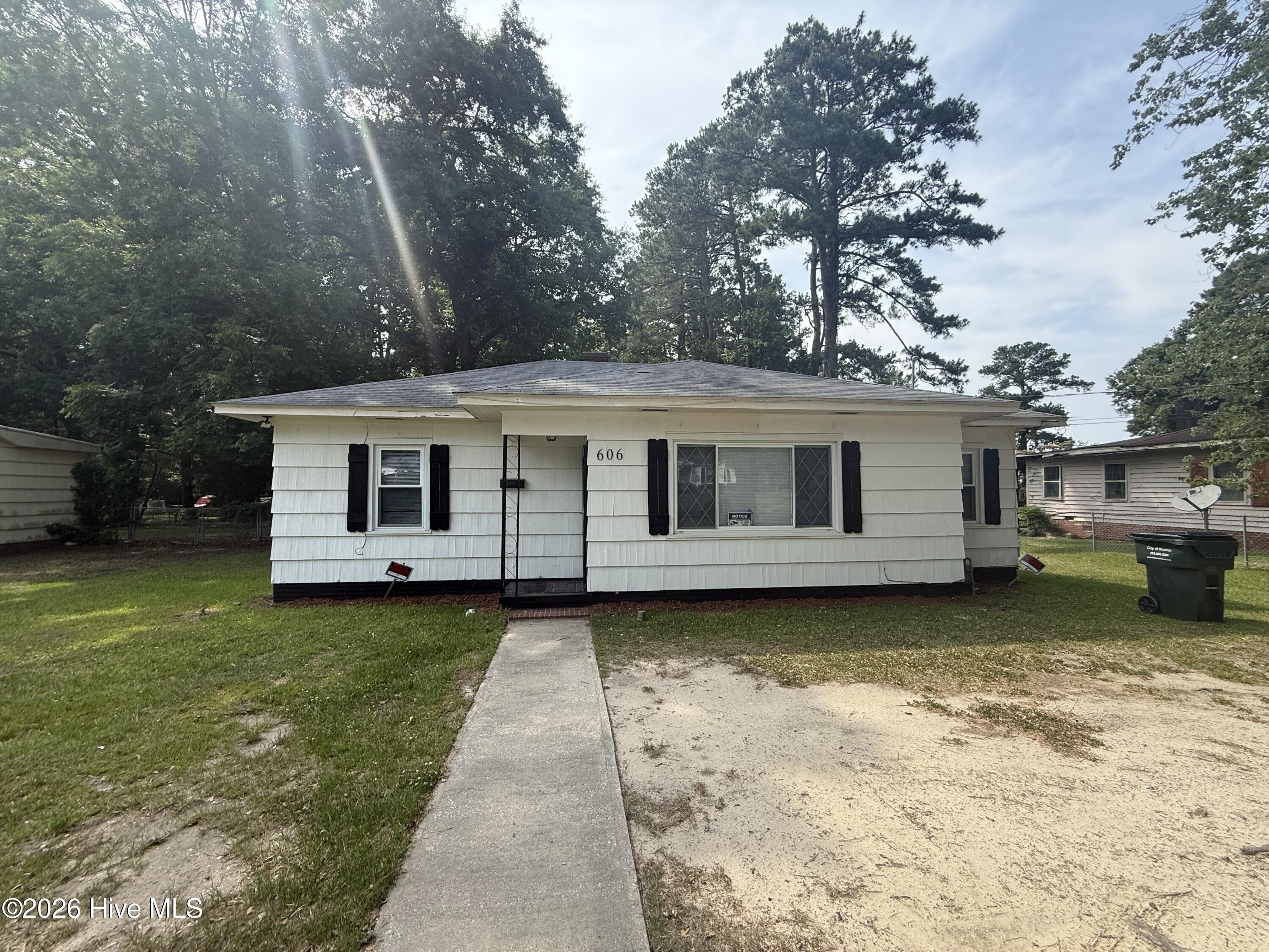 606 Greenmead Drive — photo