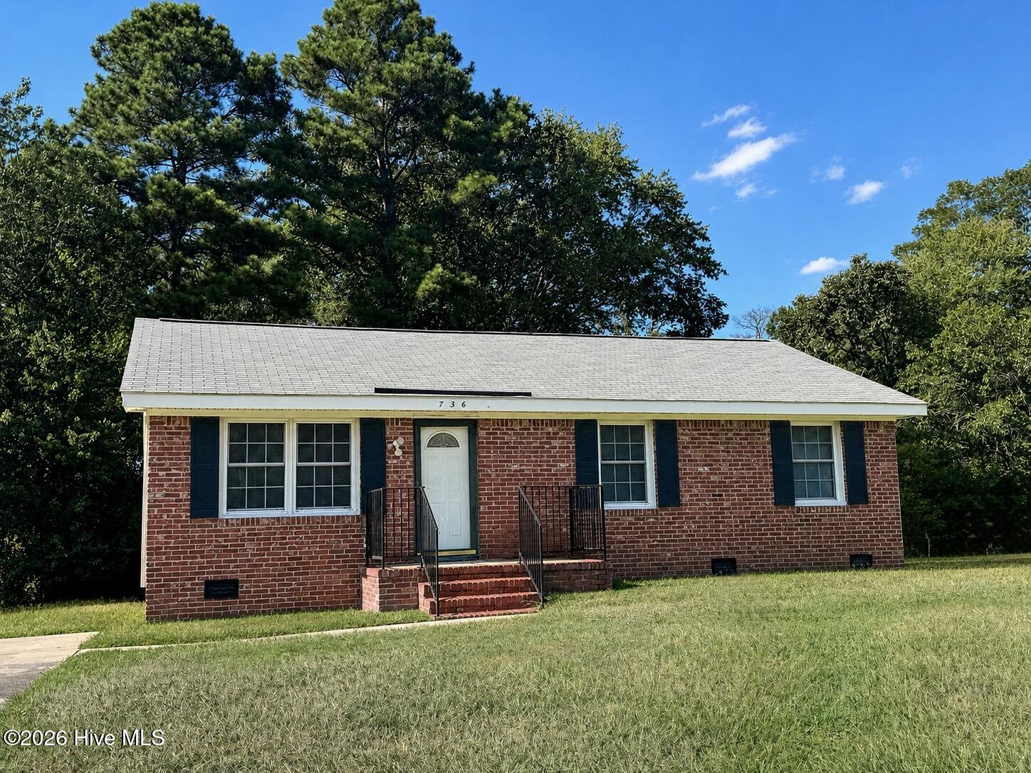 736 Lincoln Drive — photo