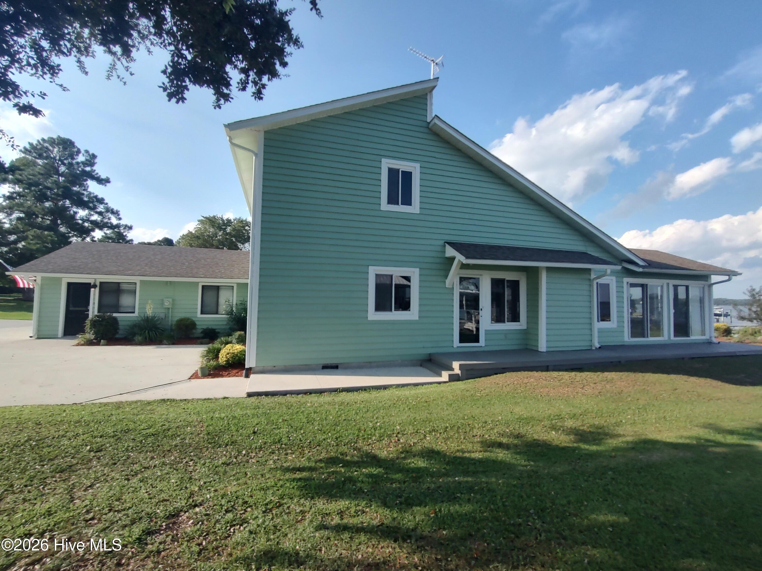 224 River Reach Drive — photo