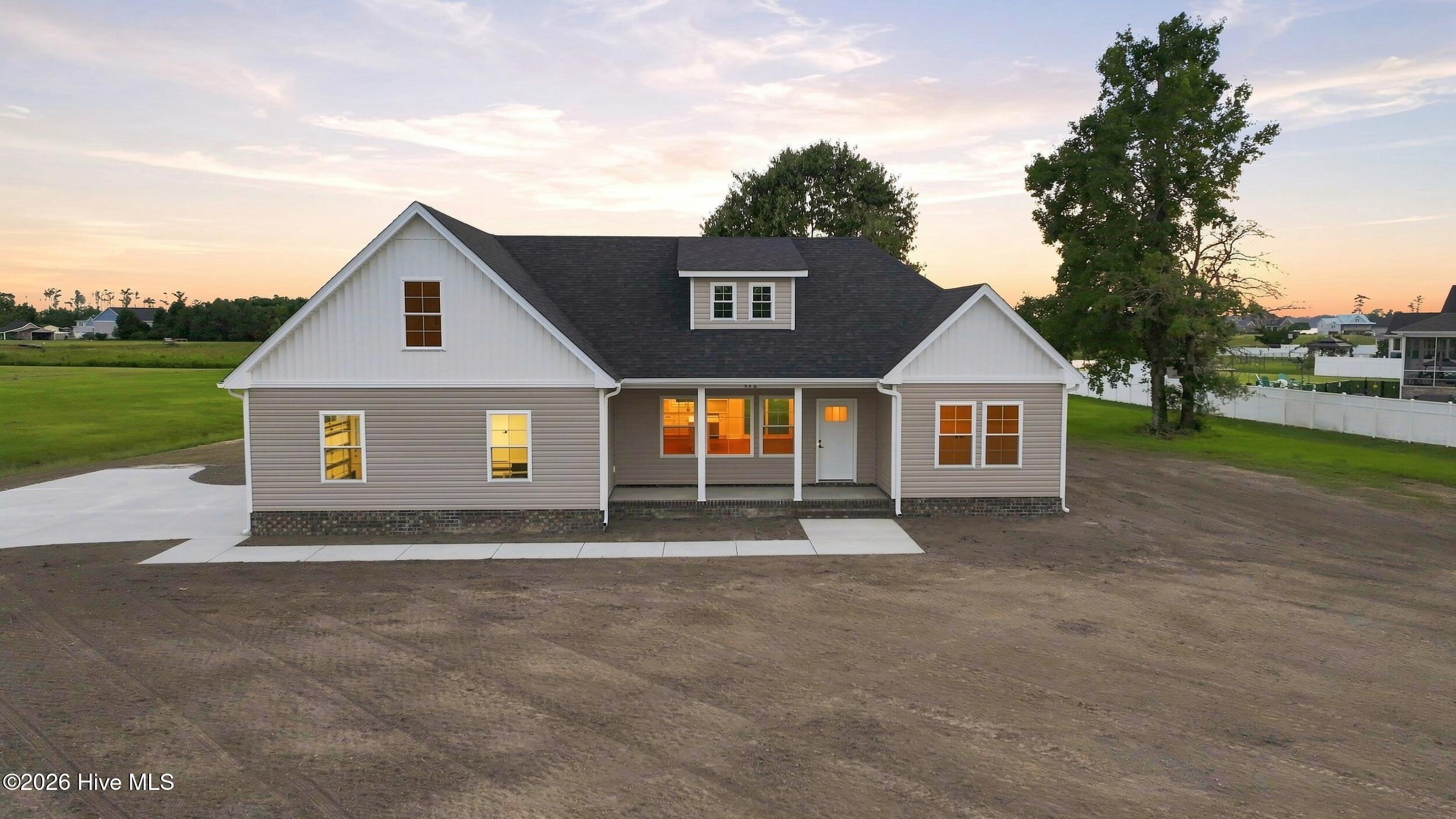 446 Pointe Vista Drive — photo