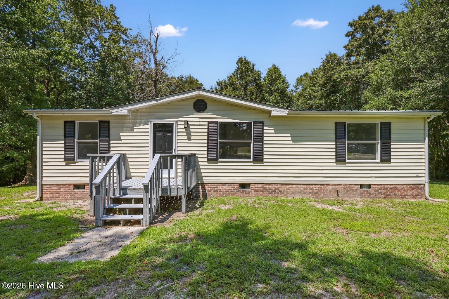 410 Pond View Circle — photo