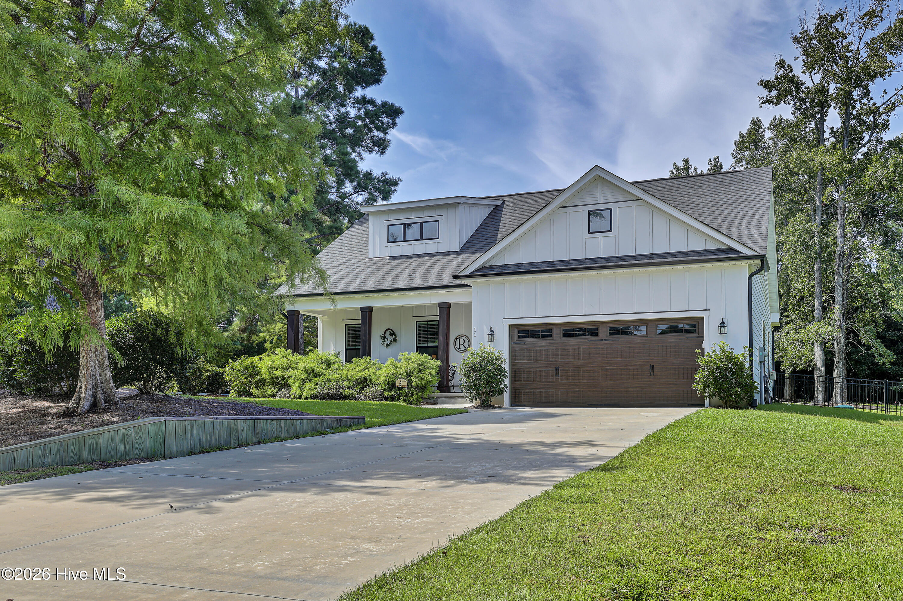 11 Sailview Court — photo