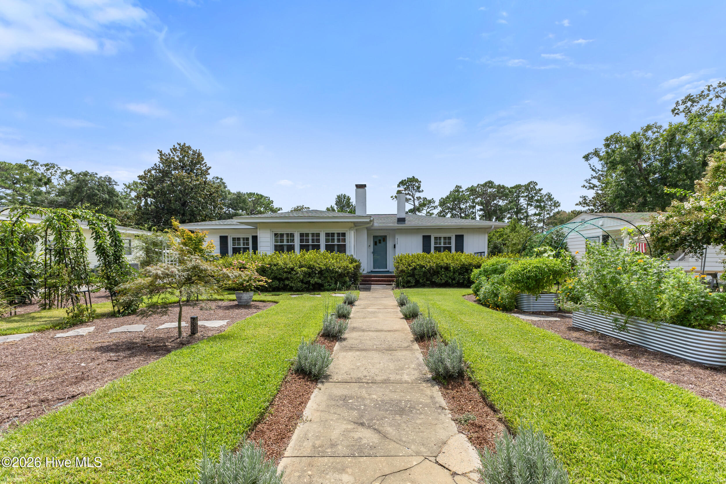 2302 Camellia Drive — photo