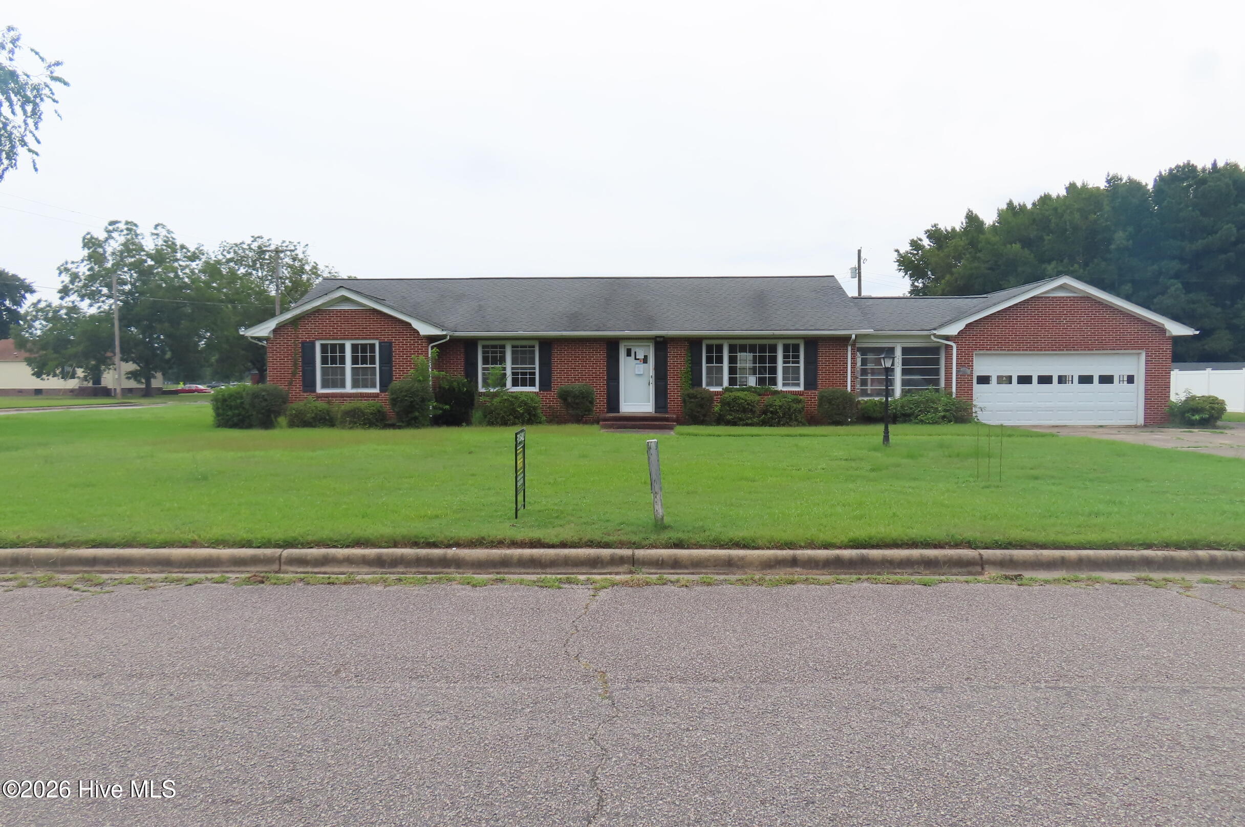 222 Sunset Drive — photo