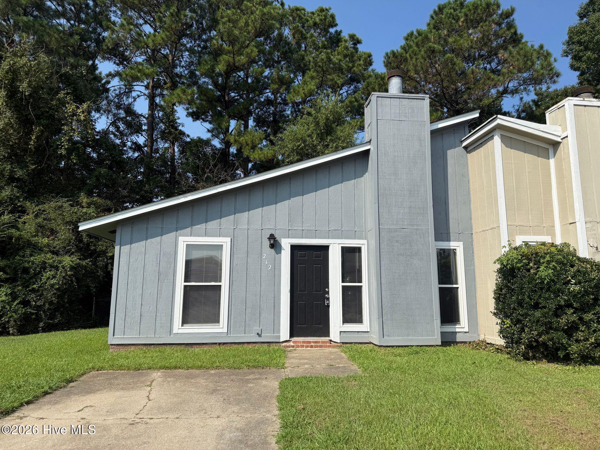212 Tamarack Court — photo