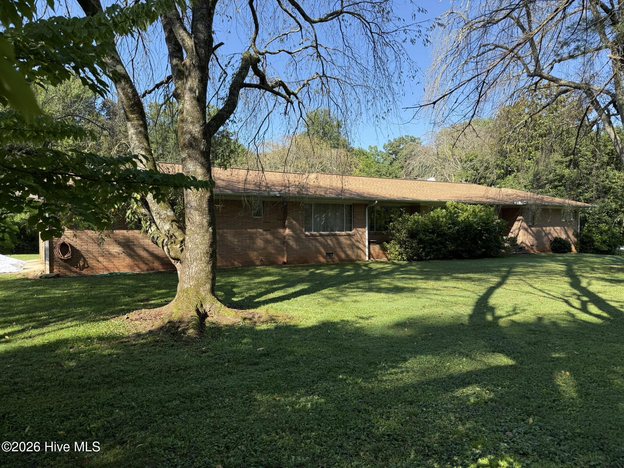 16 Hemlock Way — photo