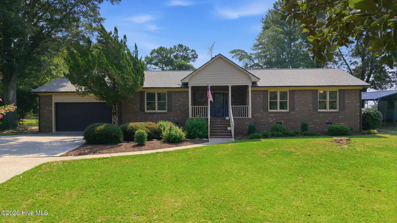 412 Oak Ridge Drive — photo