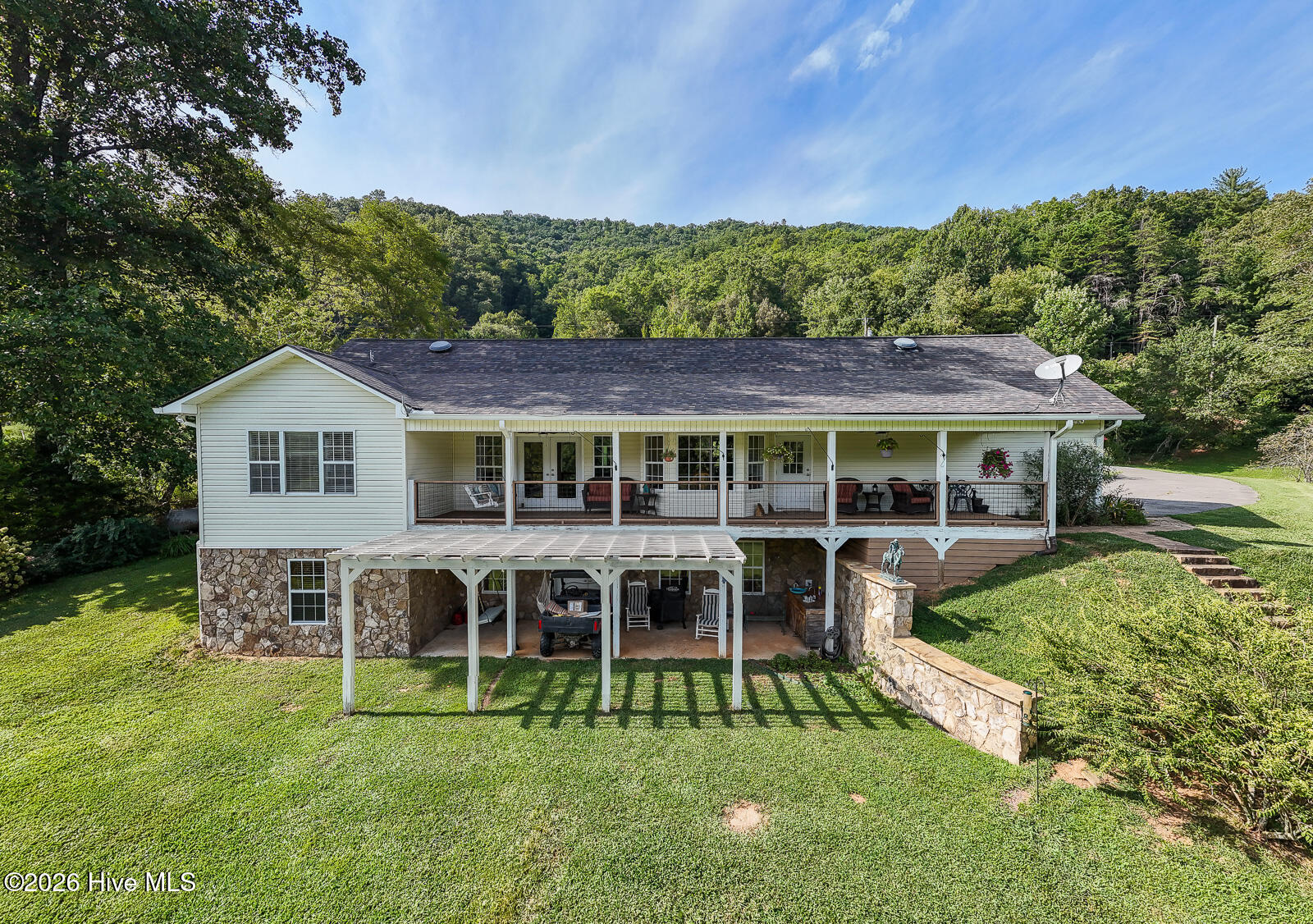 1056 Franks Creek Road — photo