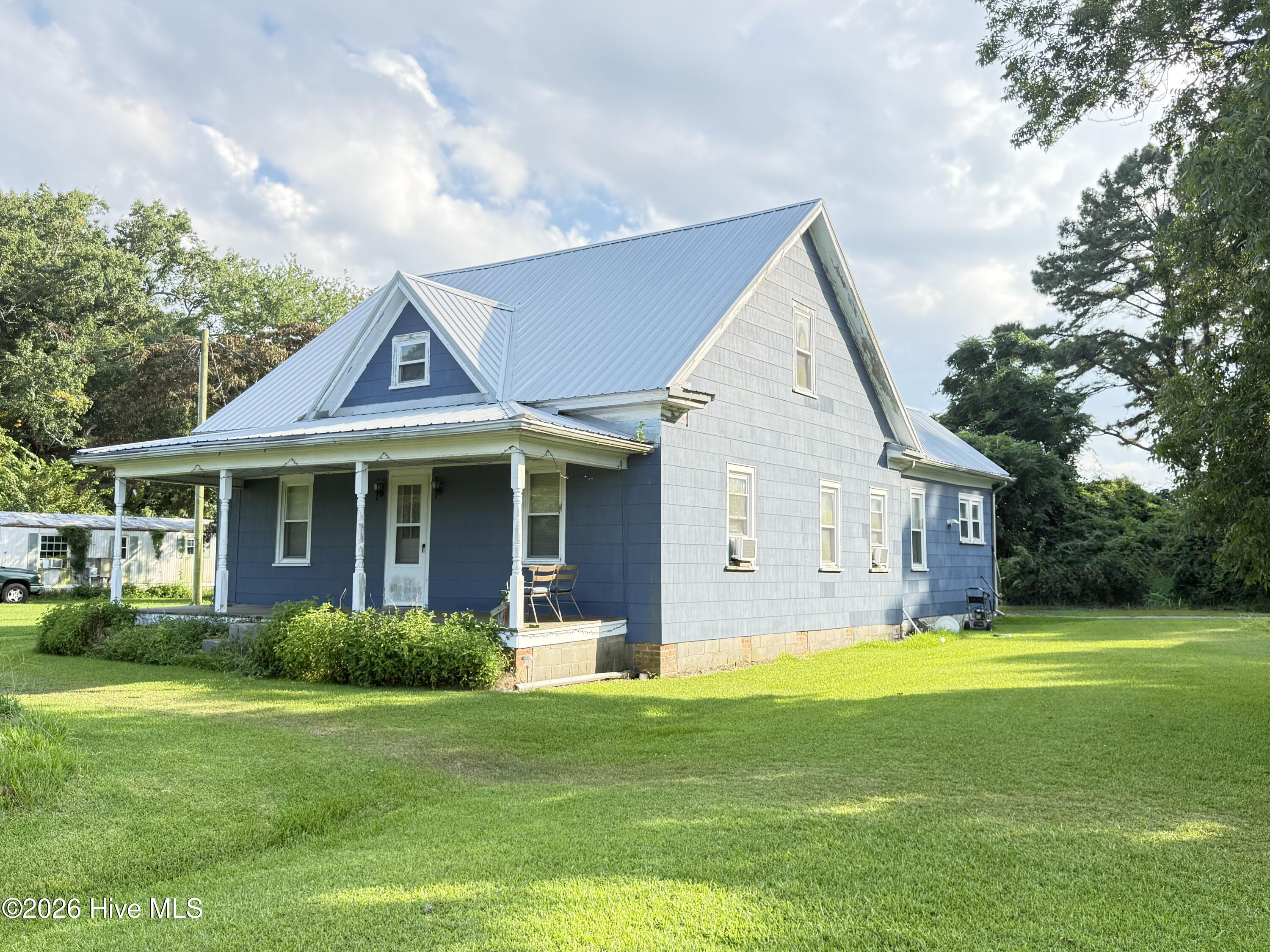 1382 Harvey Point Road — photo
