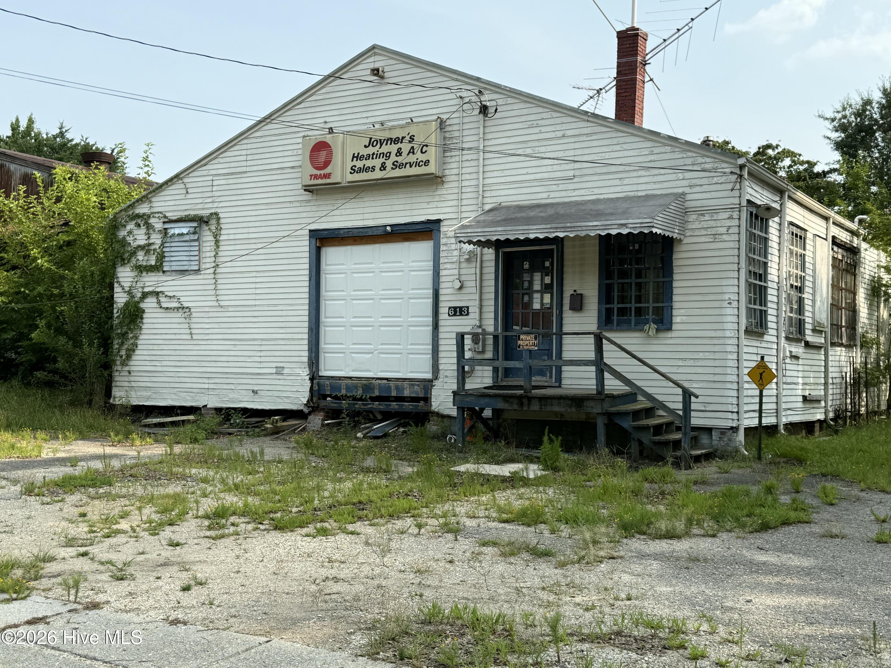 613 Chester Street — photo