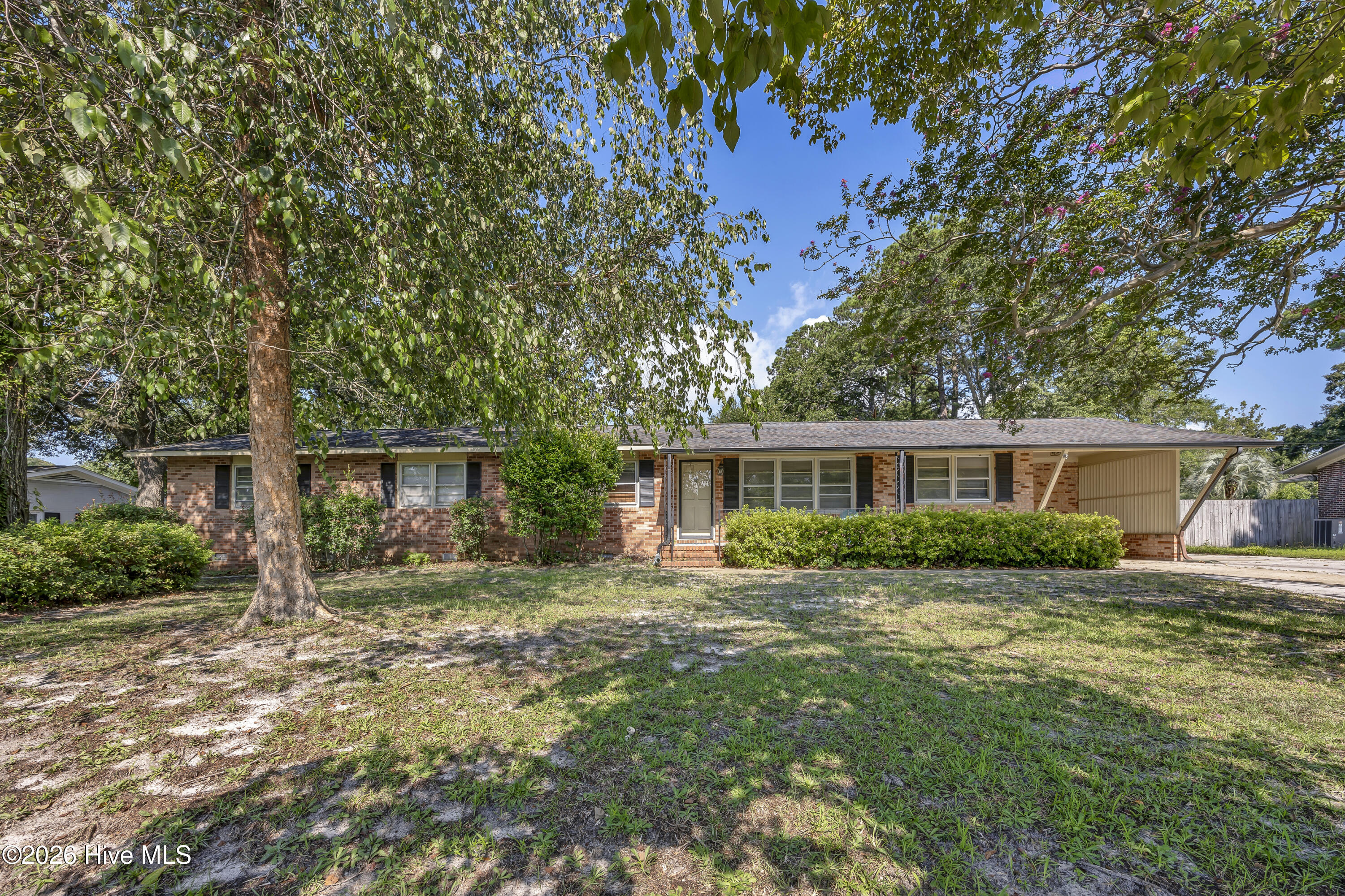318 Englewood Drive — photo