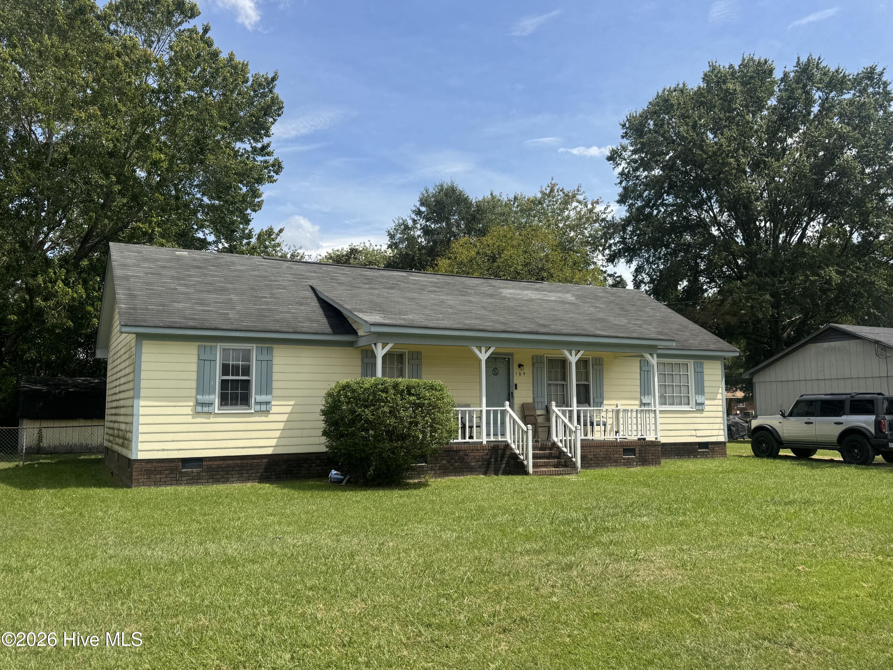 105 Peggy Court — photo