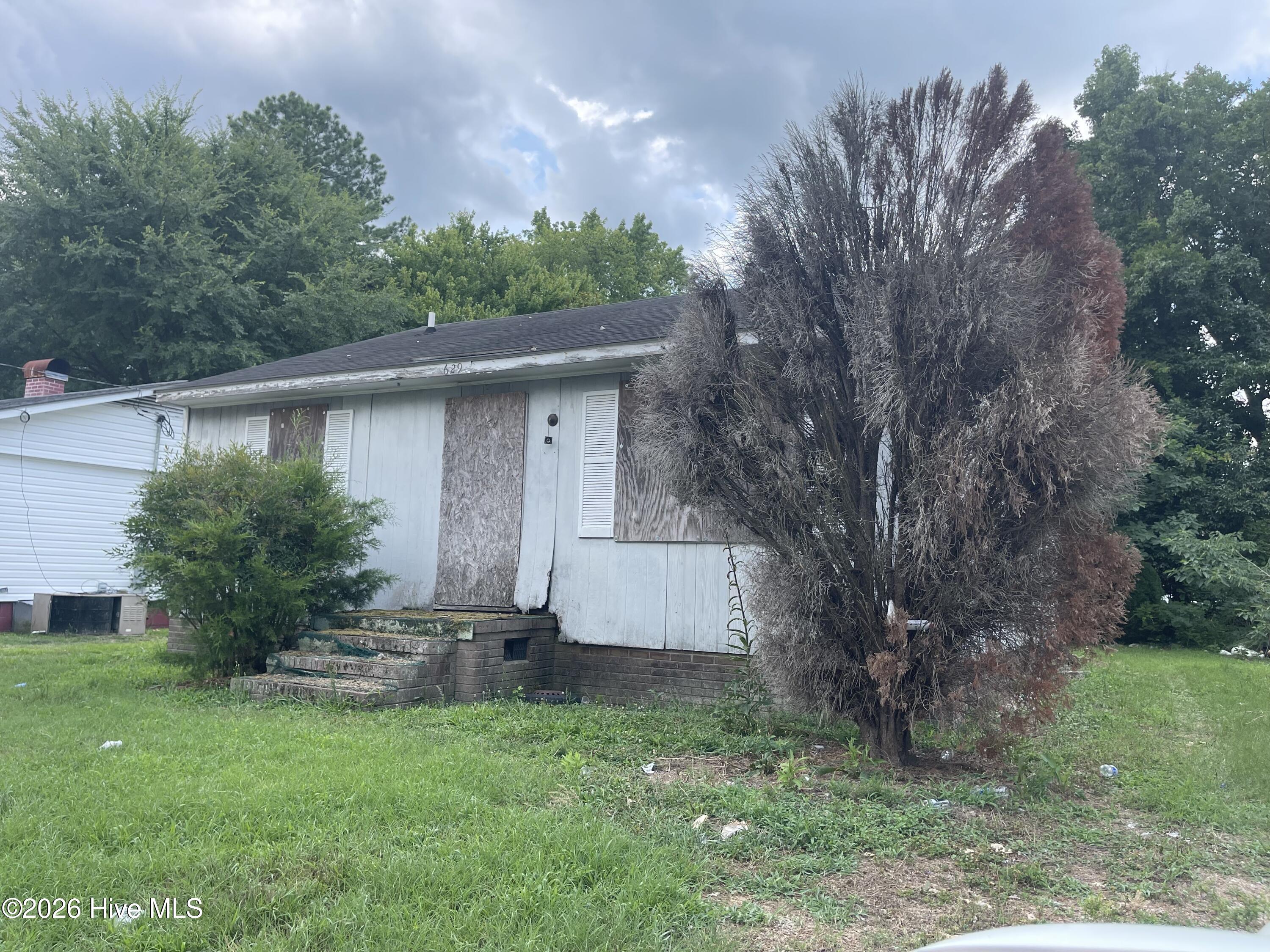 629 Dexter Street — photo
