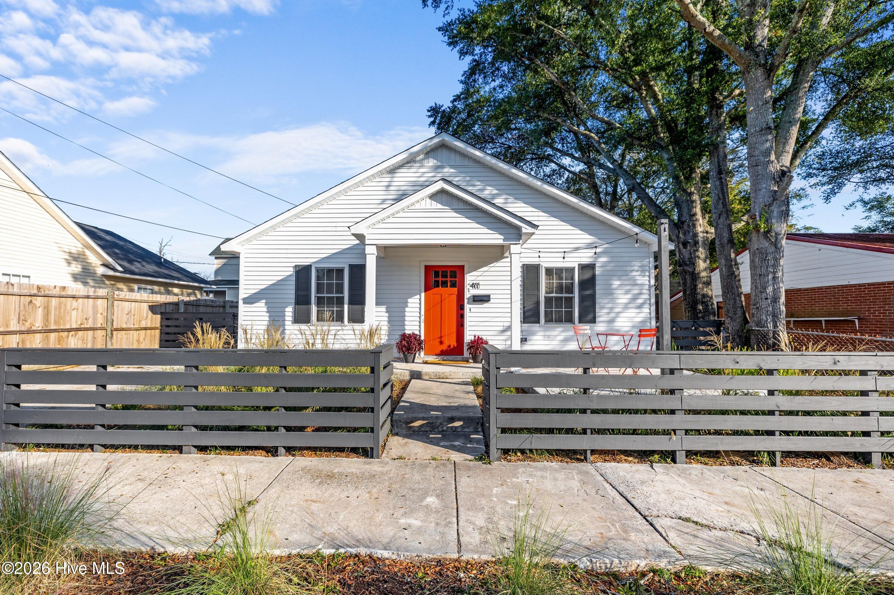 411 Swann Street — photo