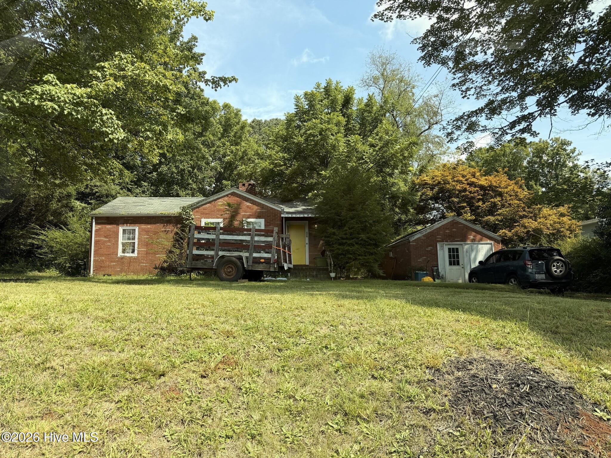176 White Oak Street — photo