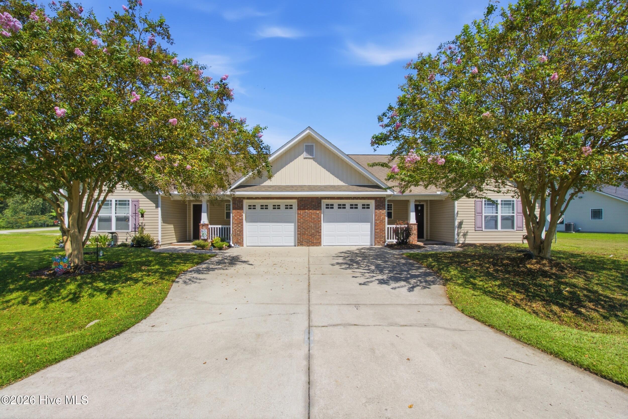 209 Hawks Bluff Drive — photo