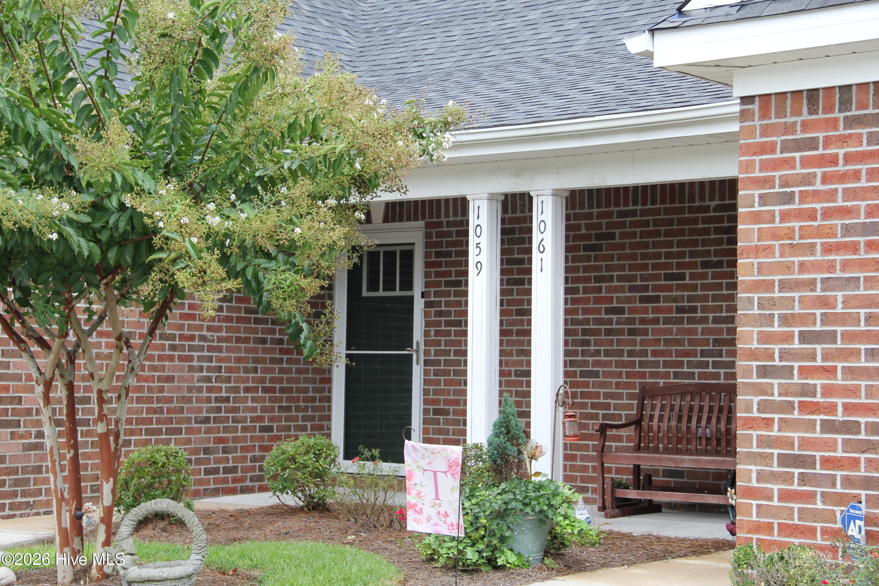 1059 Bridgeport Way — photo