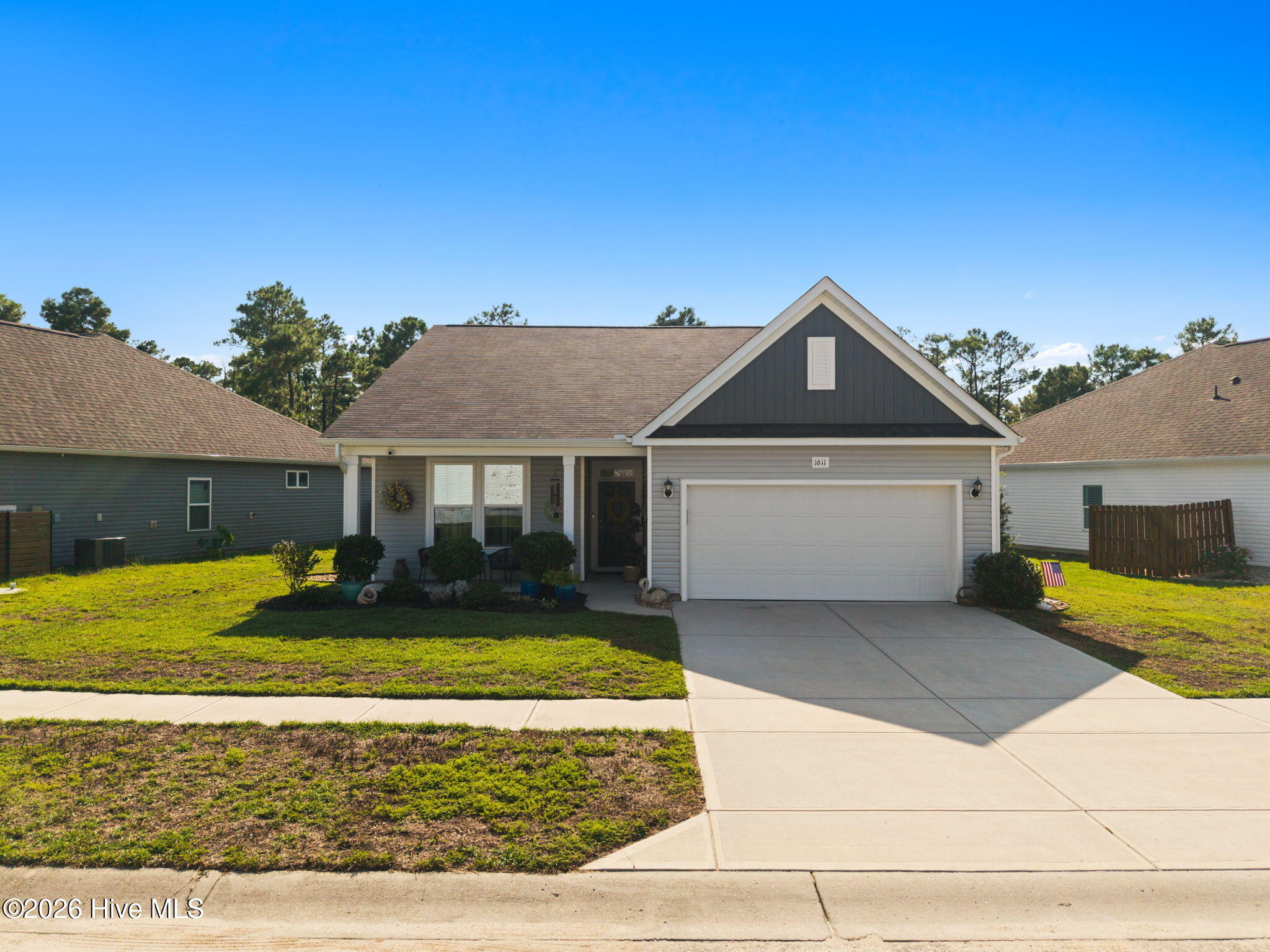 1611 E New Carraway Place SE — photo