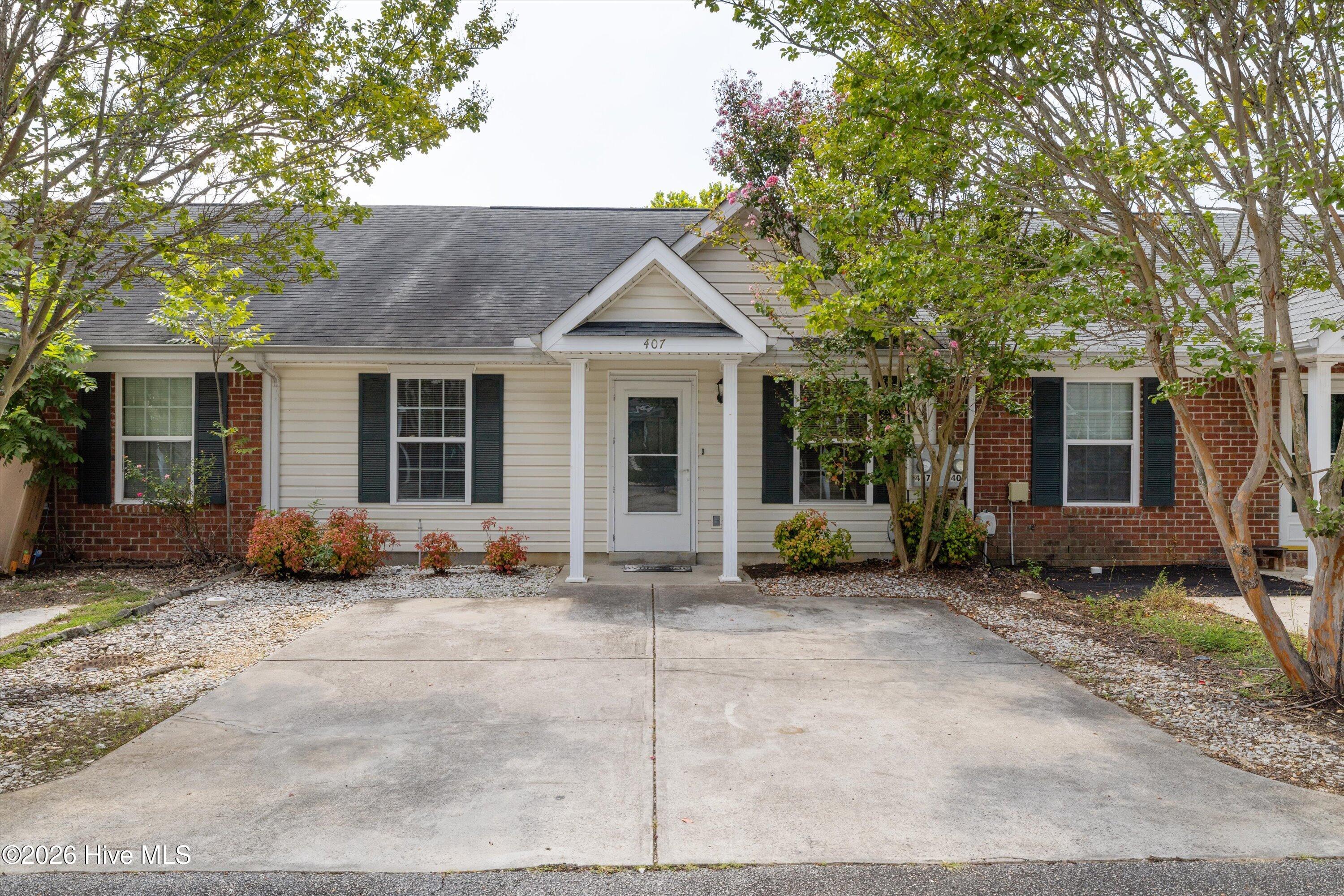 407 Flowing Creek Drive — photo