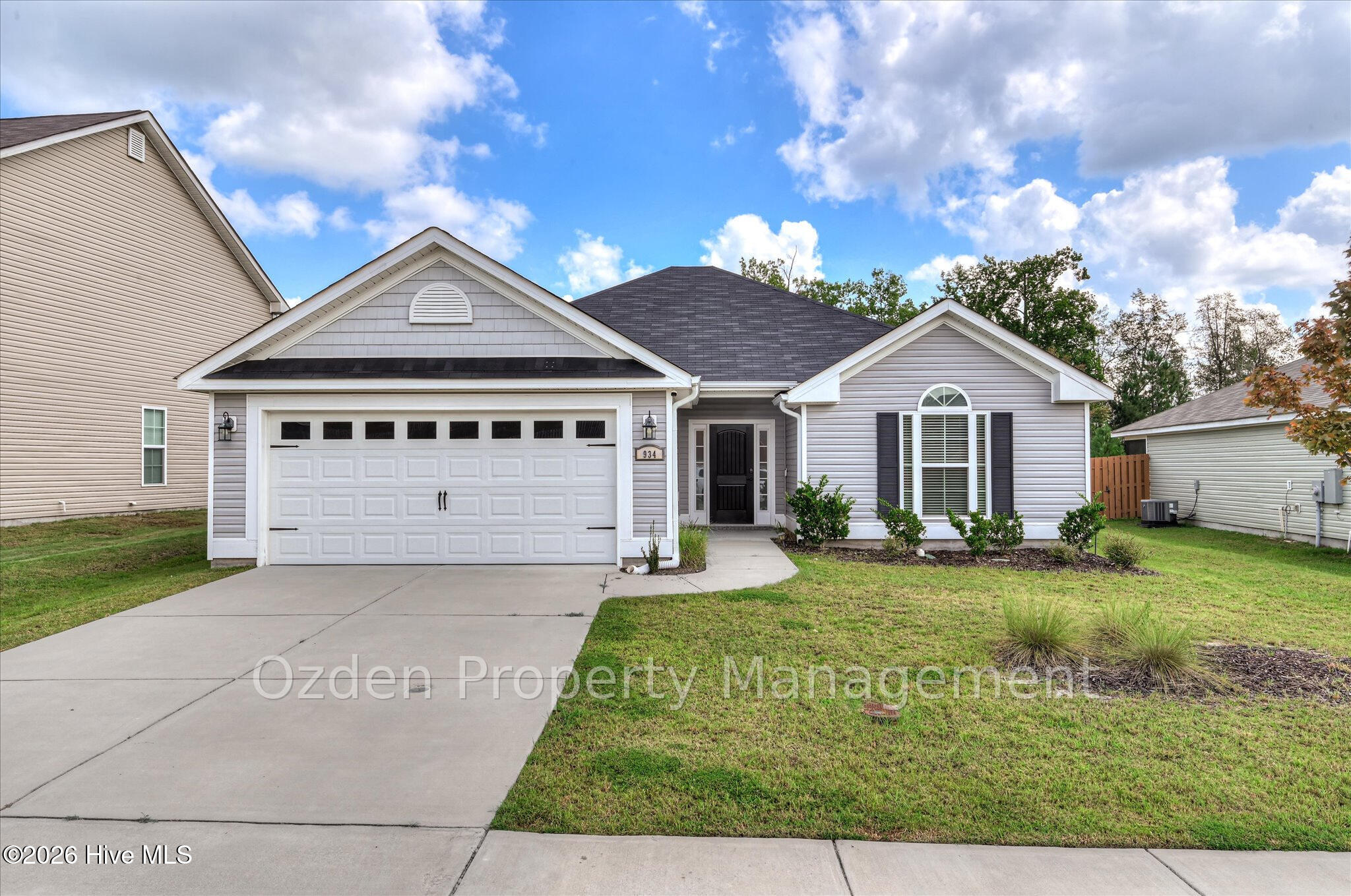 934 Mulford Loop — photo
