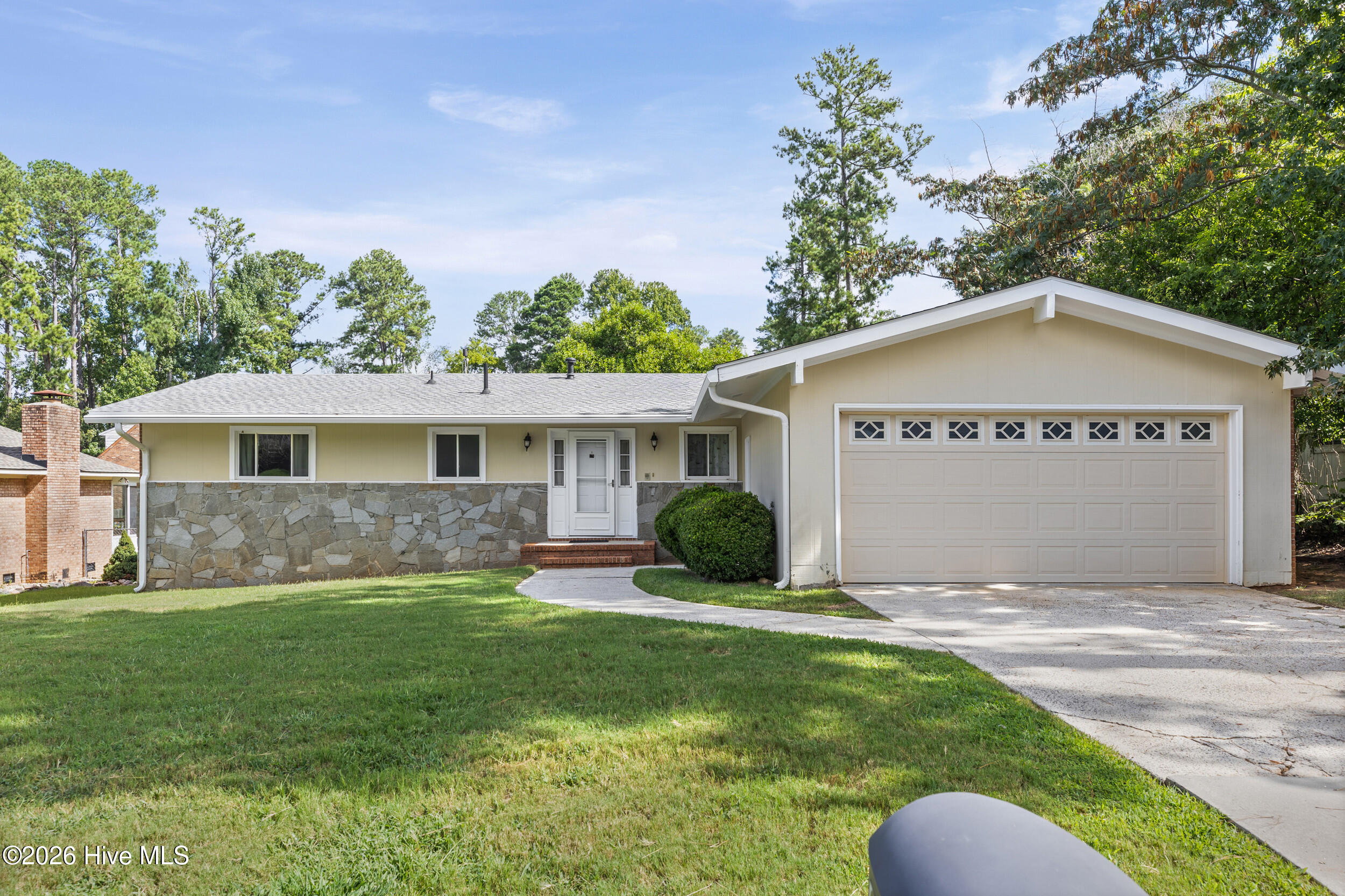 306 E Wynngate Drive — photo