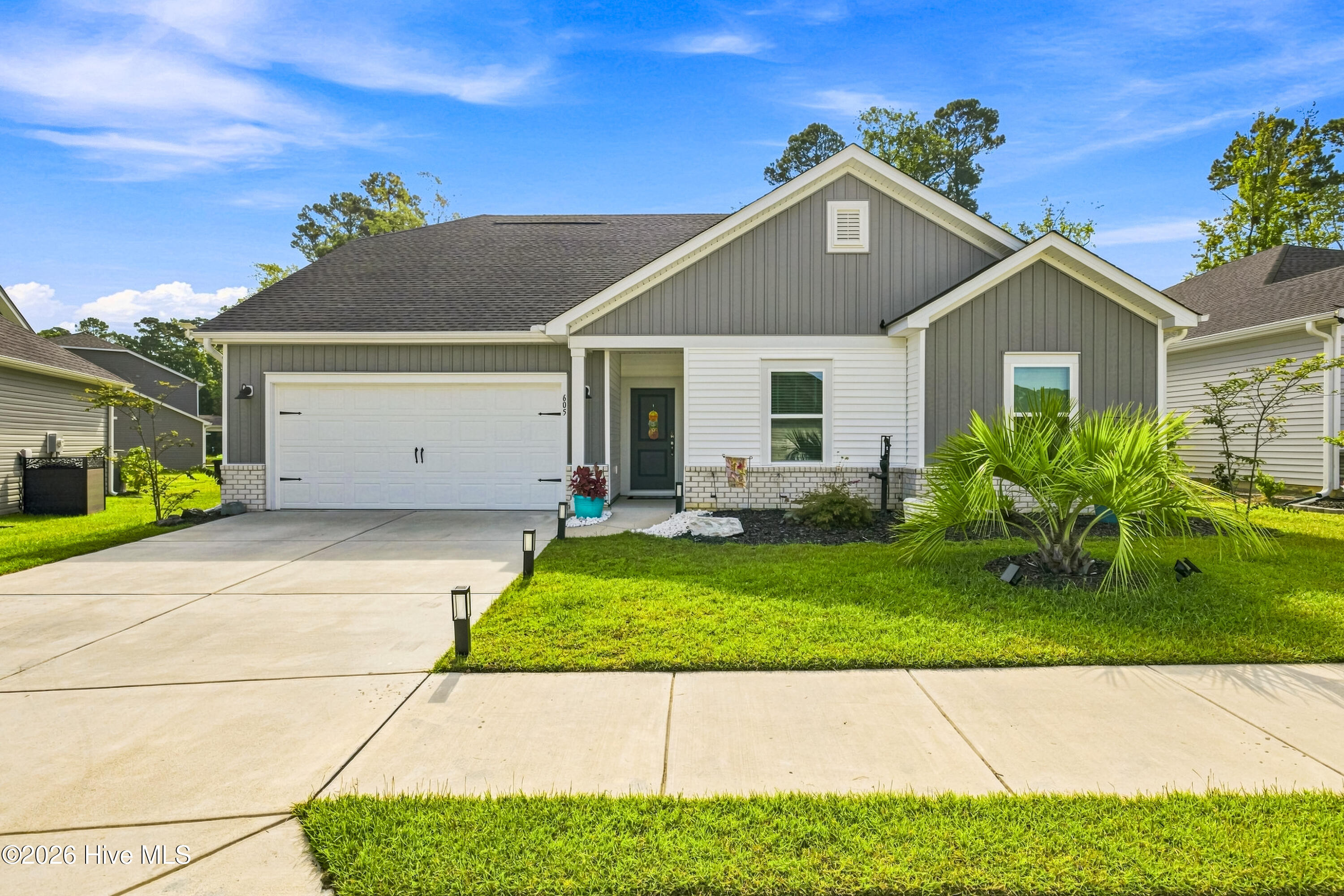 605 Blackthorne Circle NW — photo