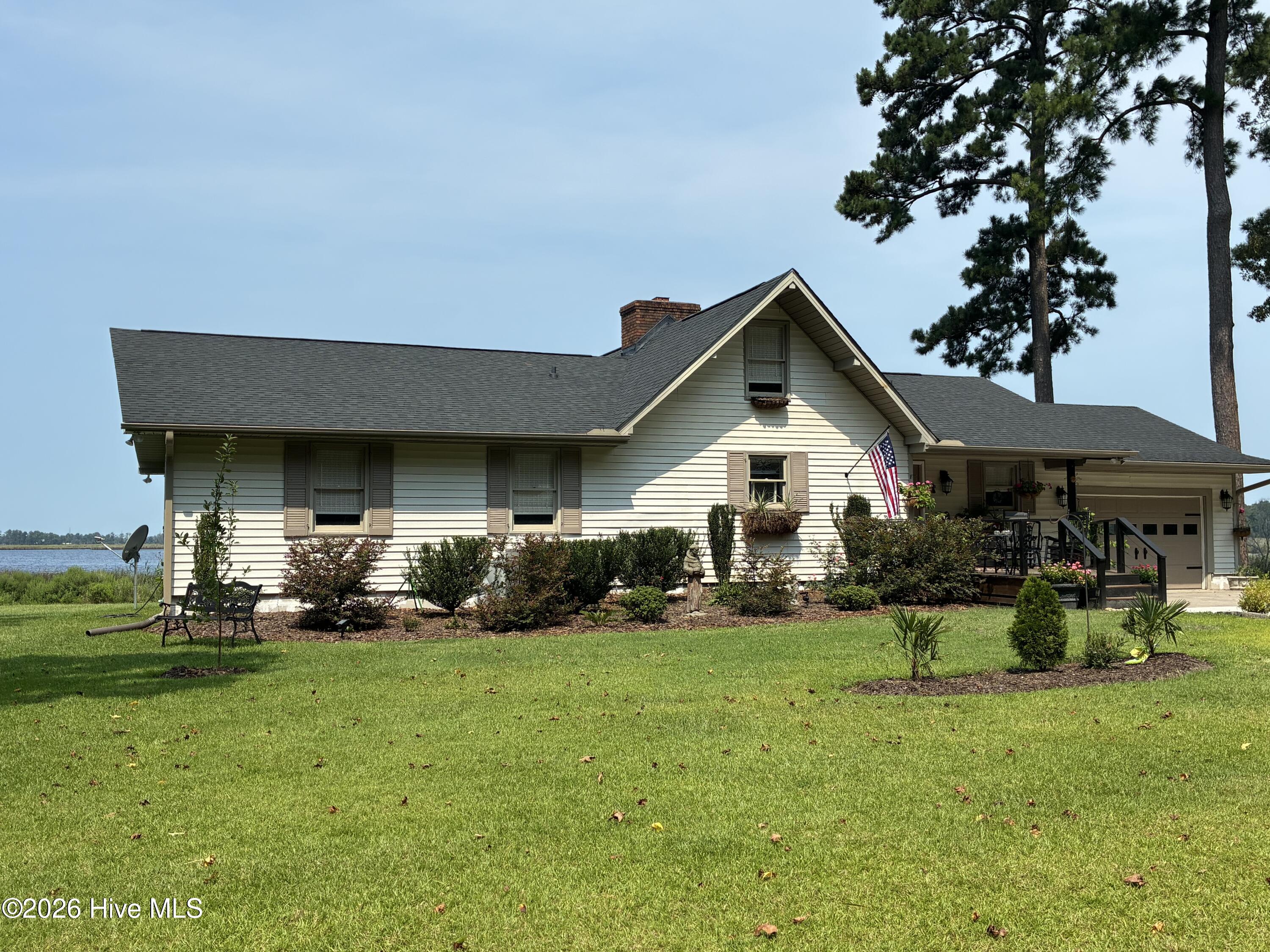 639 Crabtree Road — photo