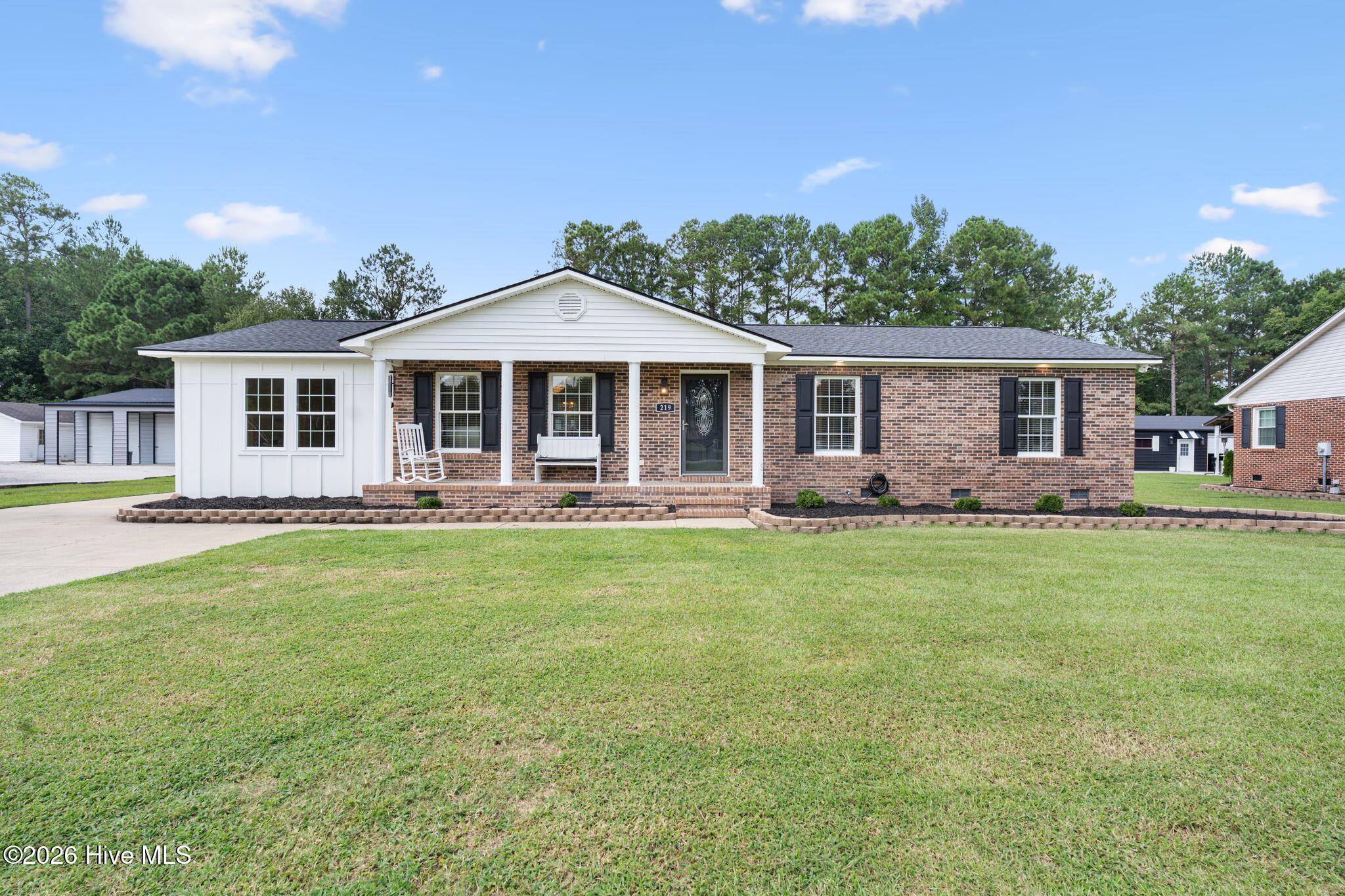 219 Oakwood Heights Drive — photo