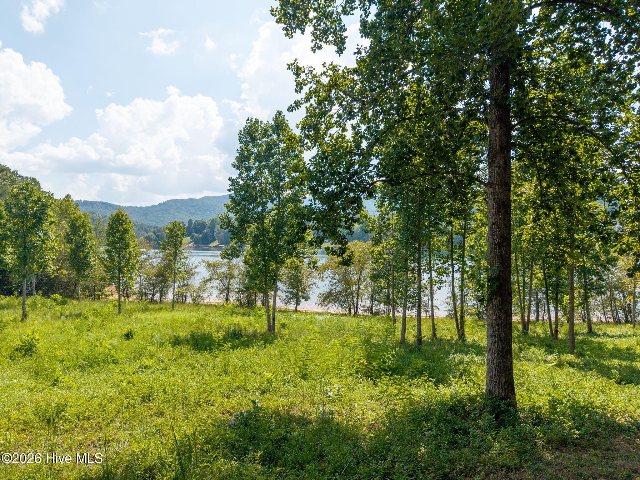 314 Lakeside Drive — photo