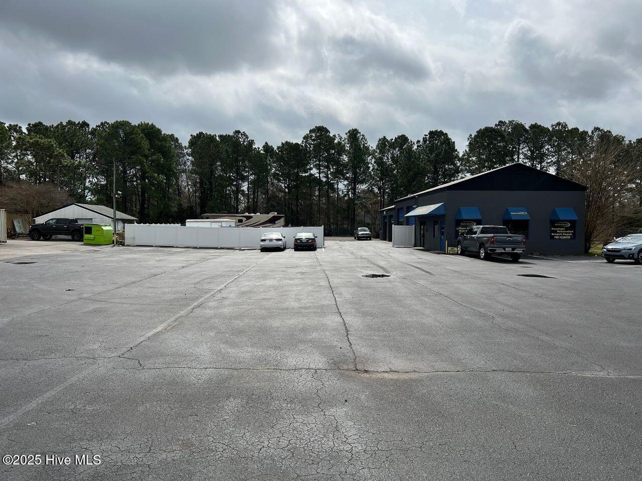 6412 Market Street — photo