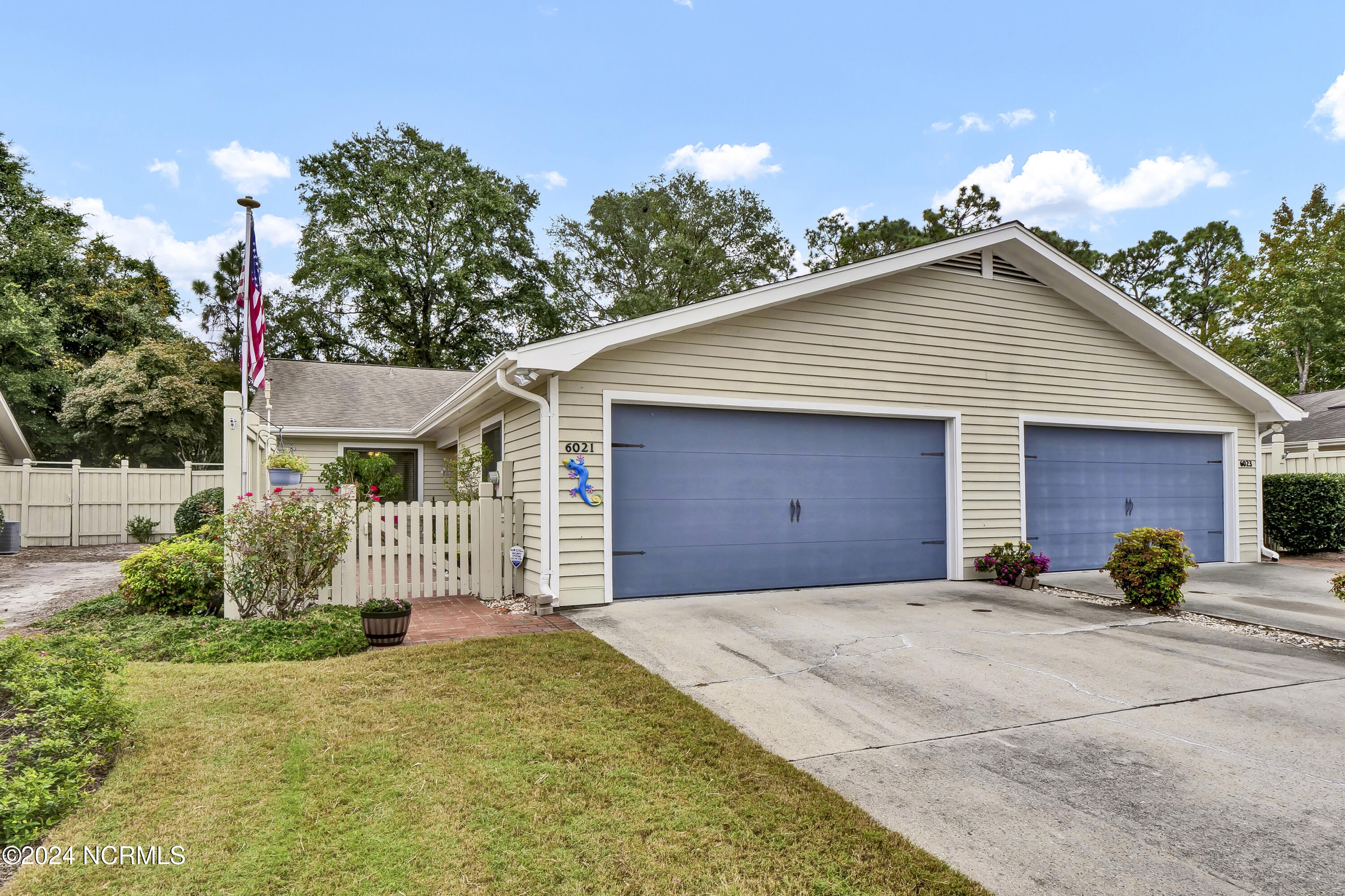 6021 Caddy Circle — photo