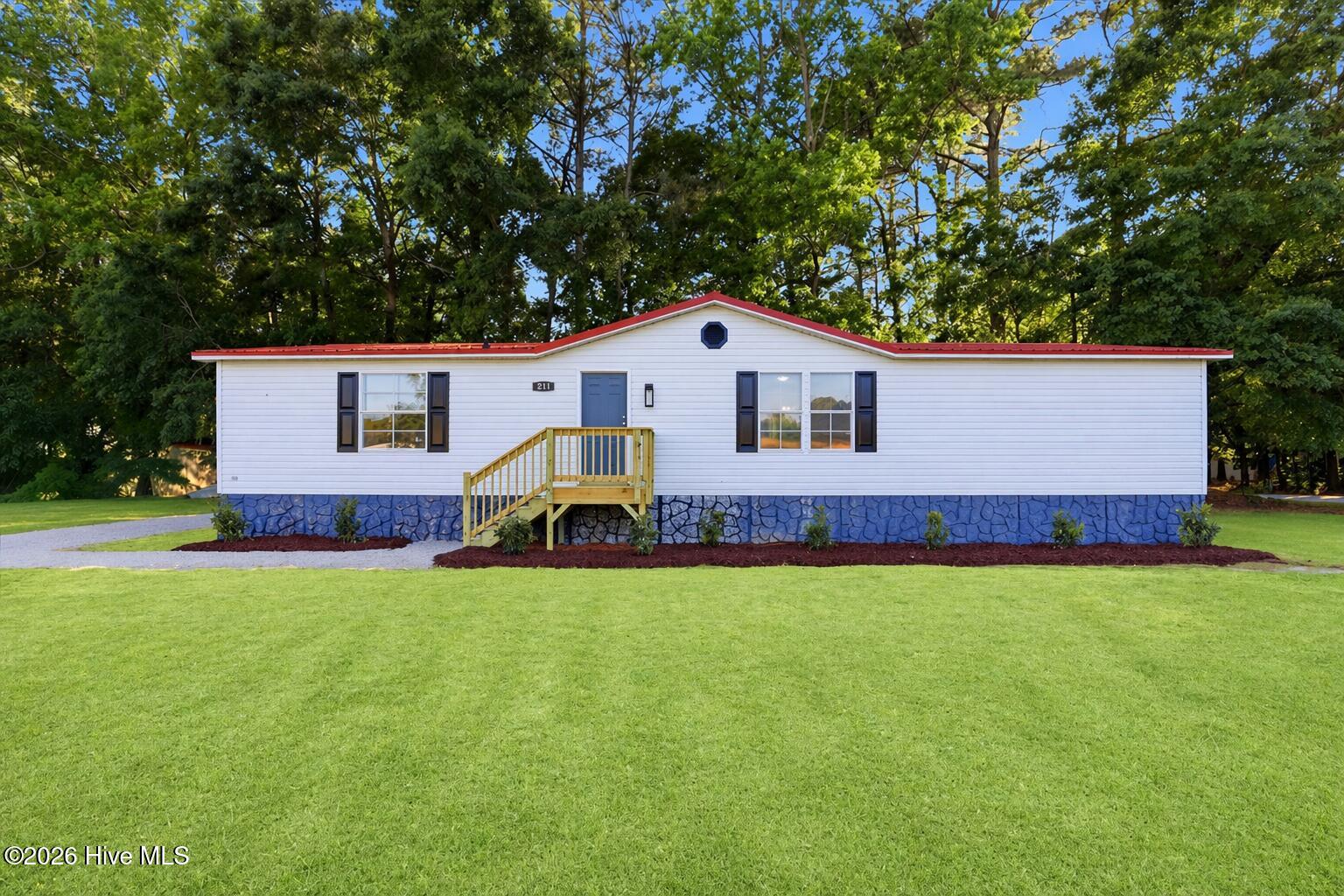 211 Duck Ridge Drive — photo