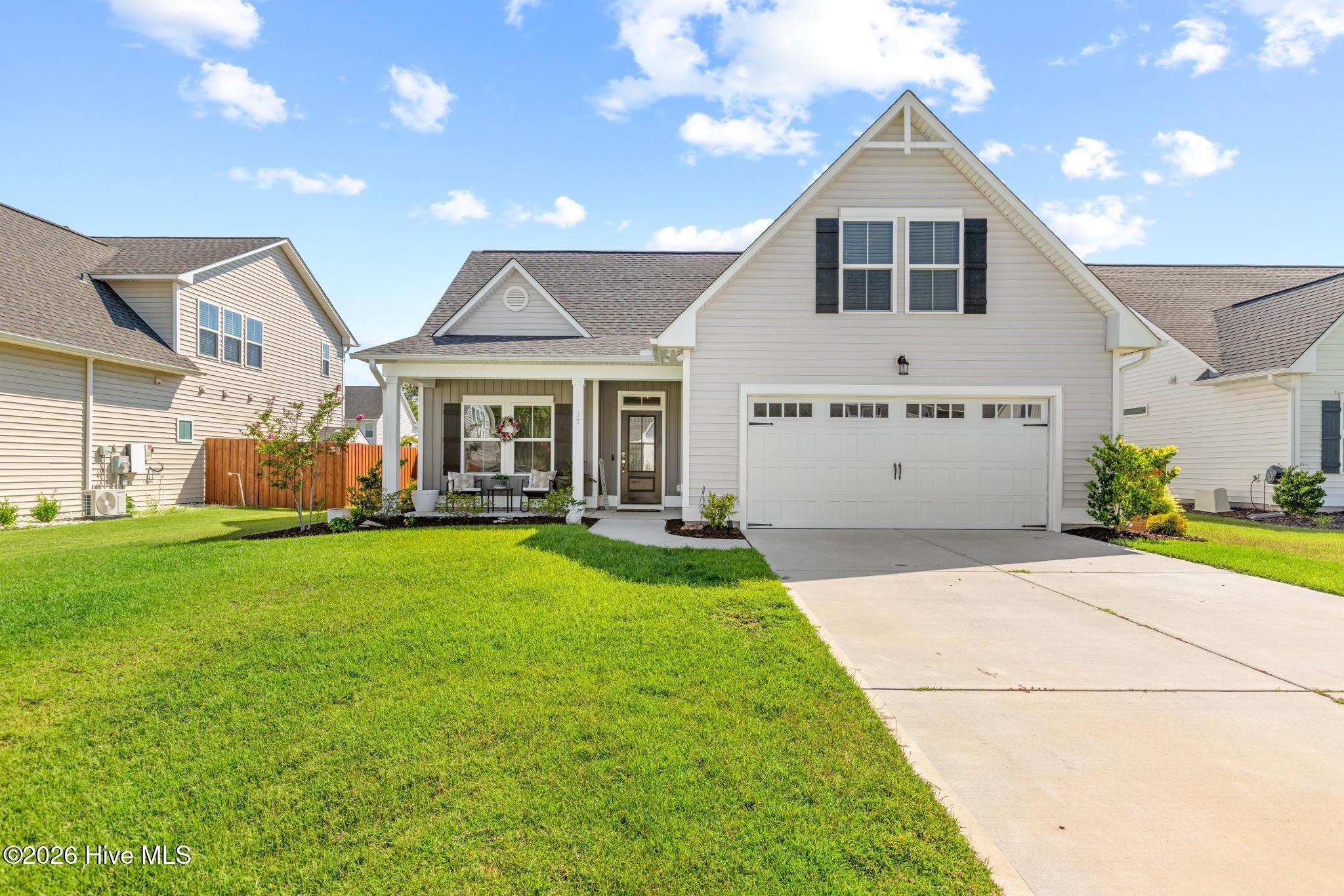 37 W Weatherbee Way — photo