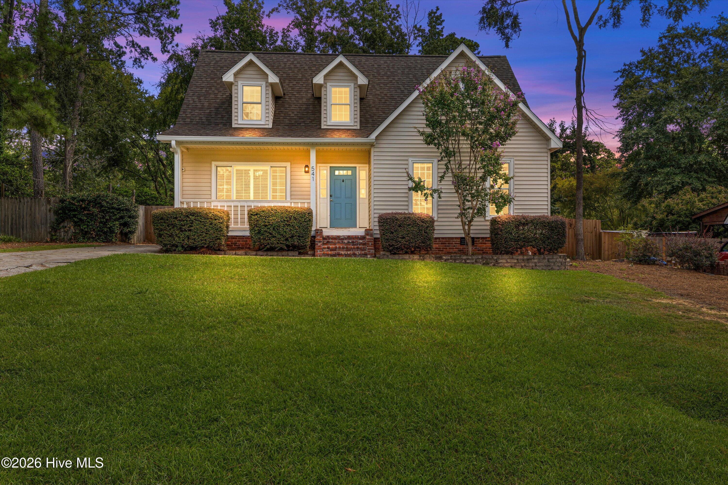541 Fairfield Way — photo