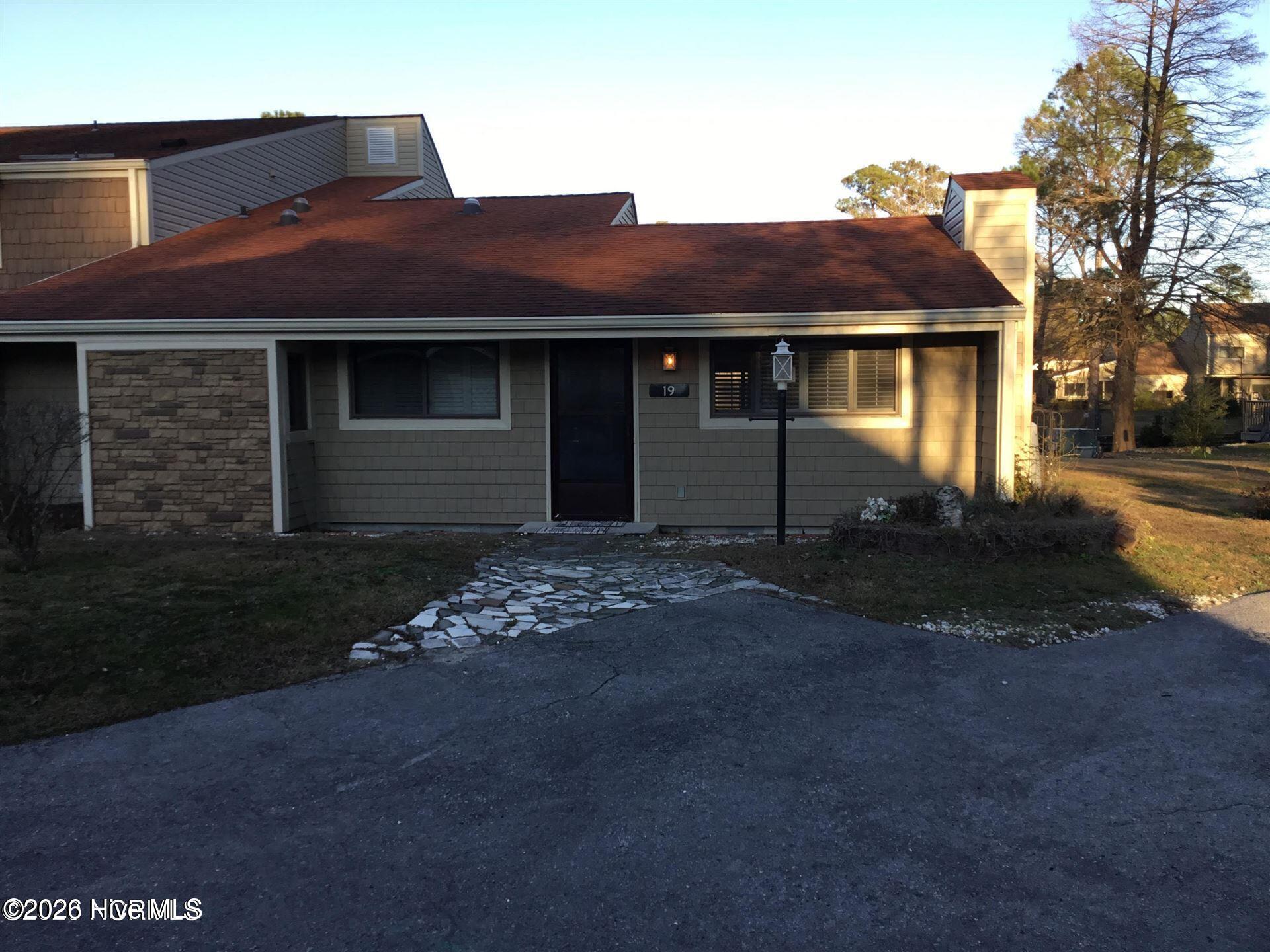 19 Quarterdeck — photo