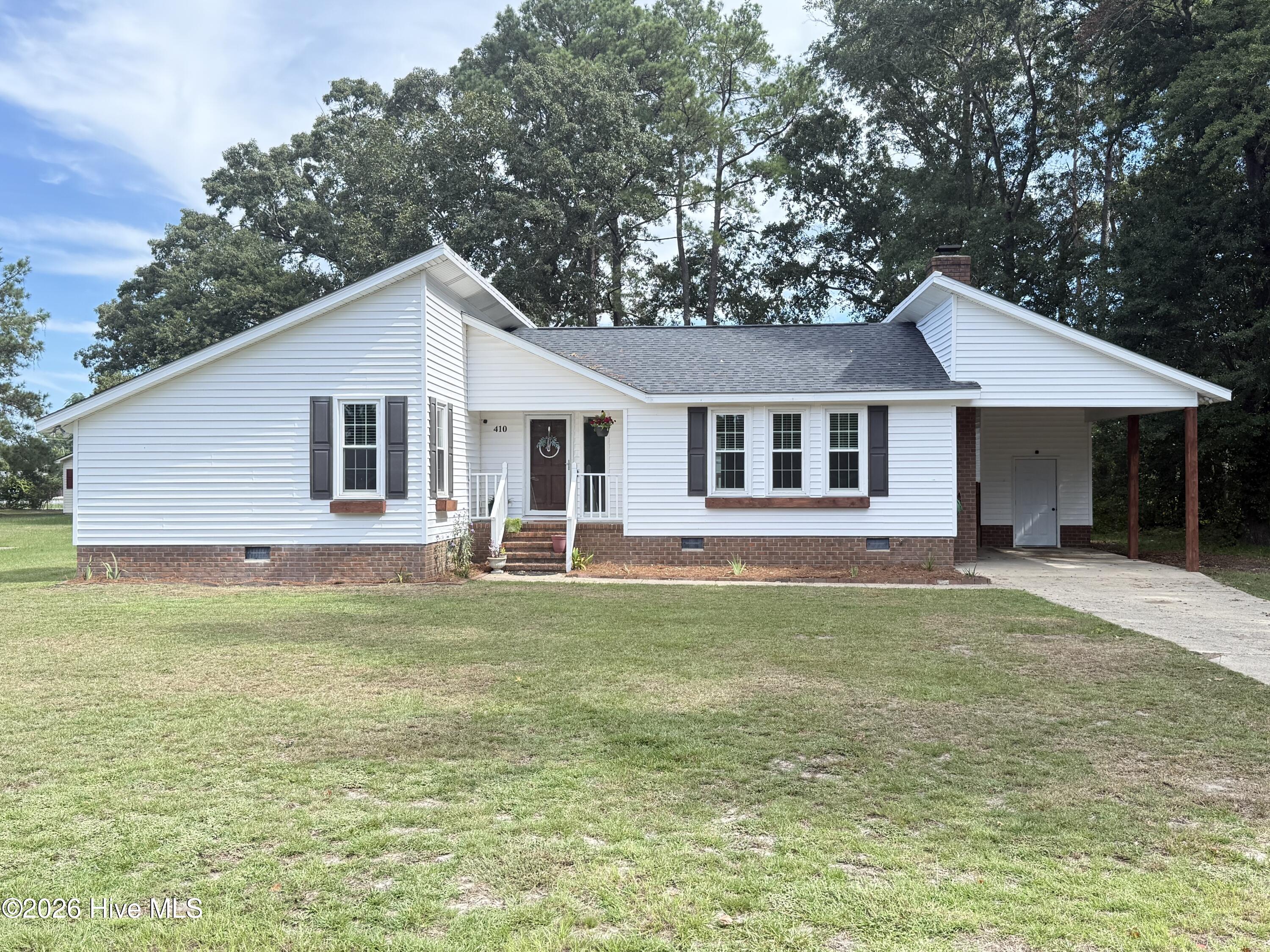410 Waters Circle — photo