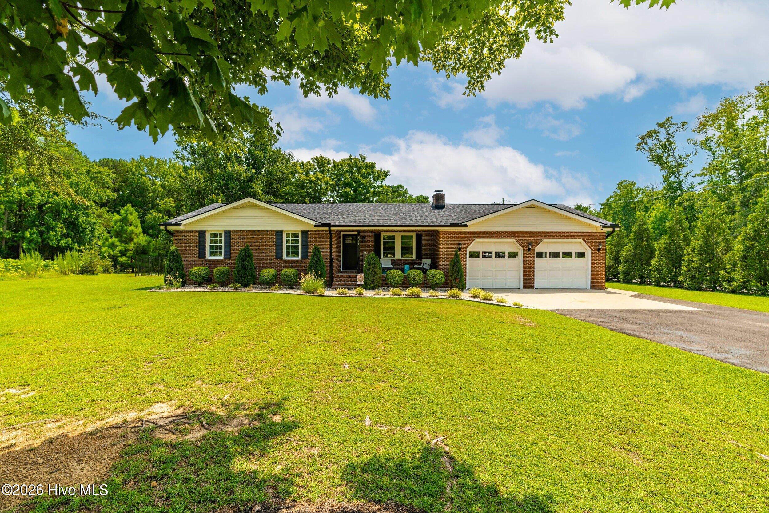 2331 Twin Acres Road — photo