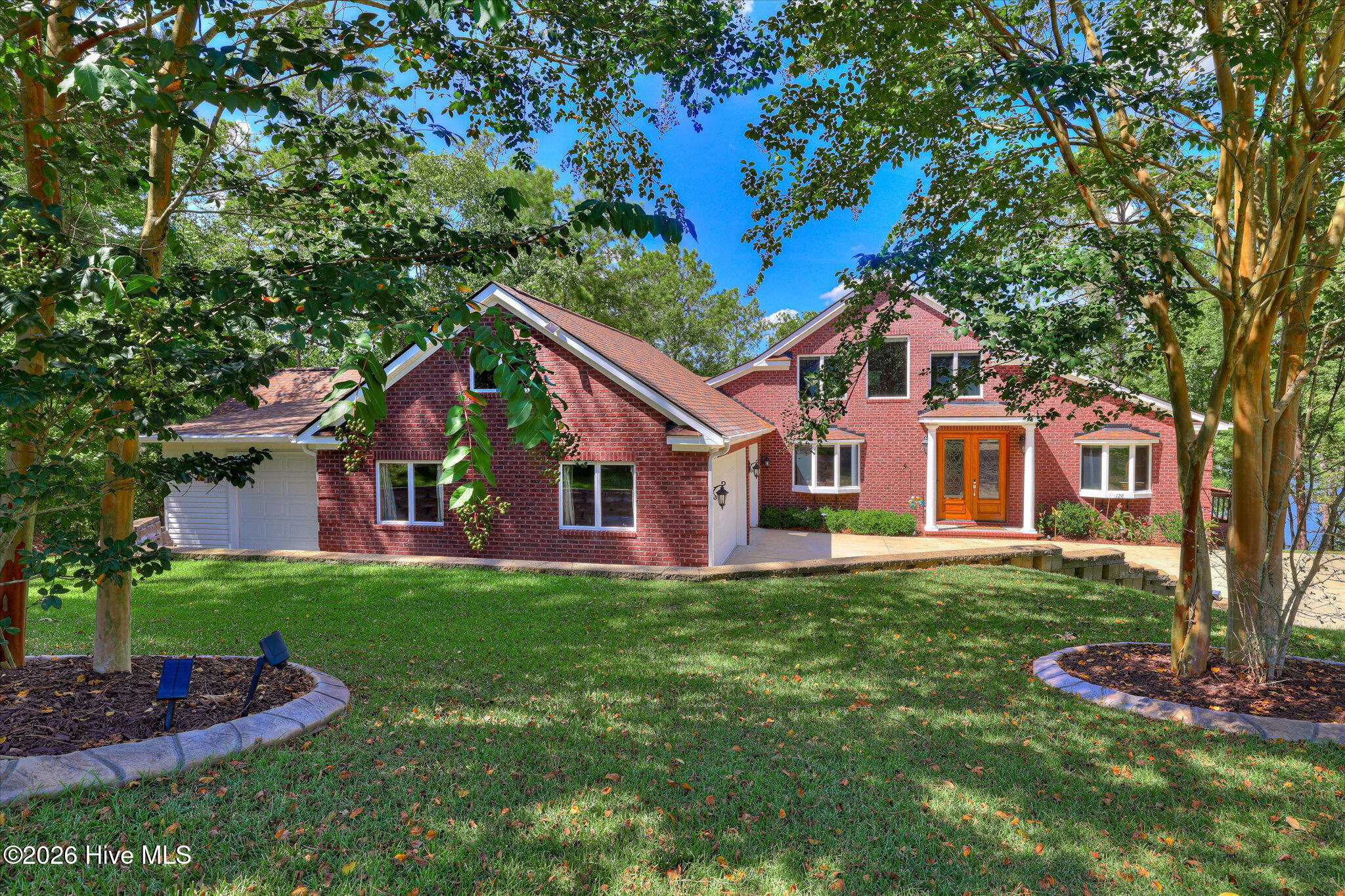 128 Waters Edge Drive — photo