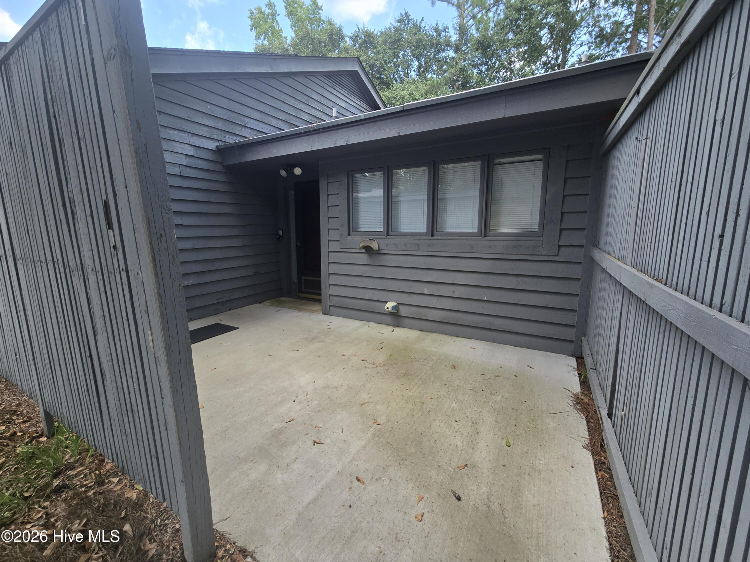 1604 Sherbrooke Circle — photo