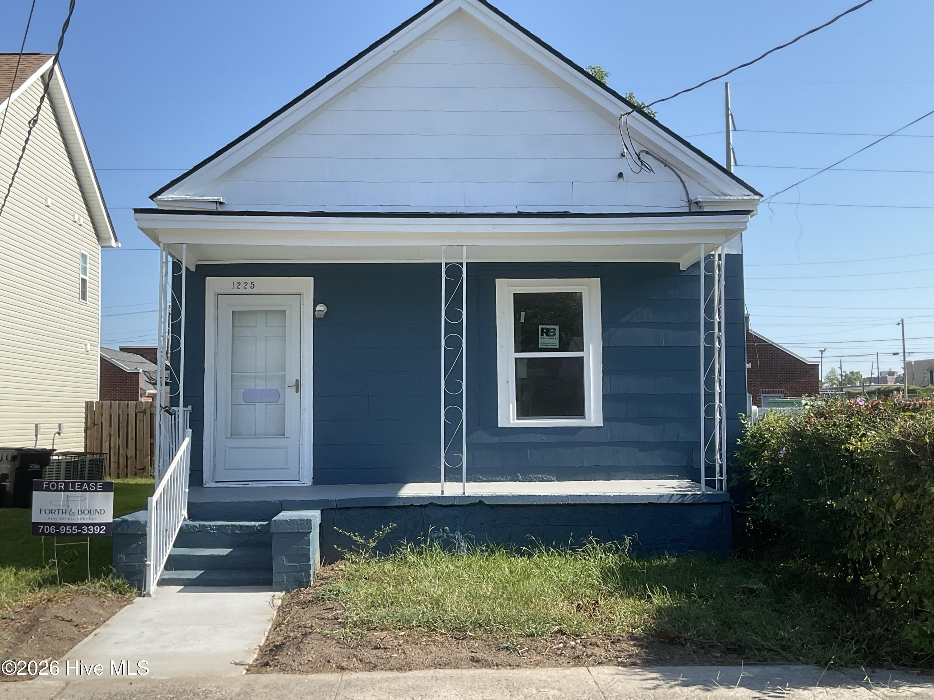 1225 Miller Street — photo