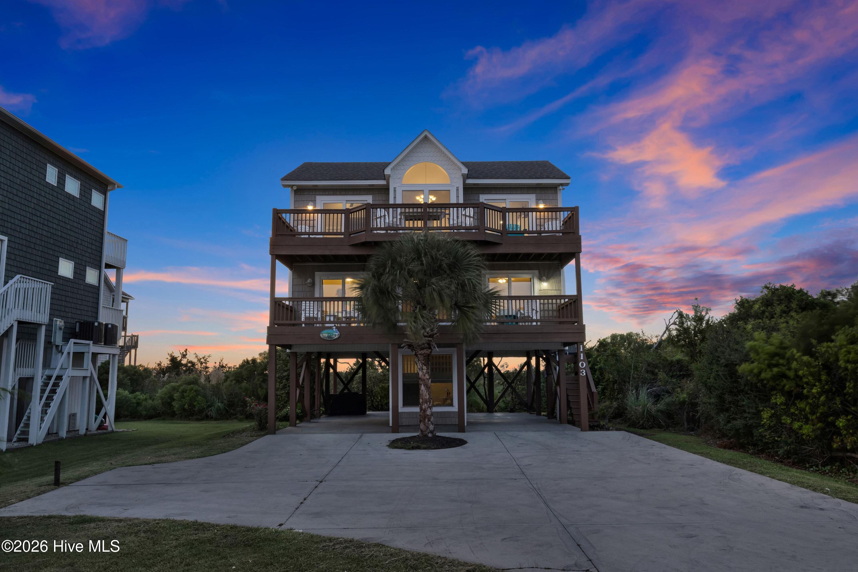 1103 N New River Drive — photo