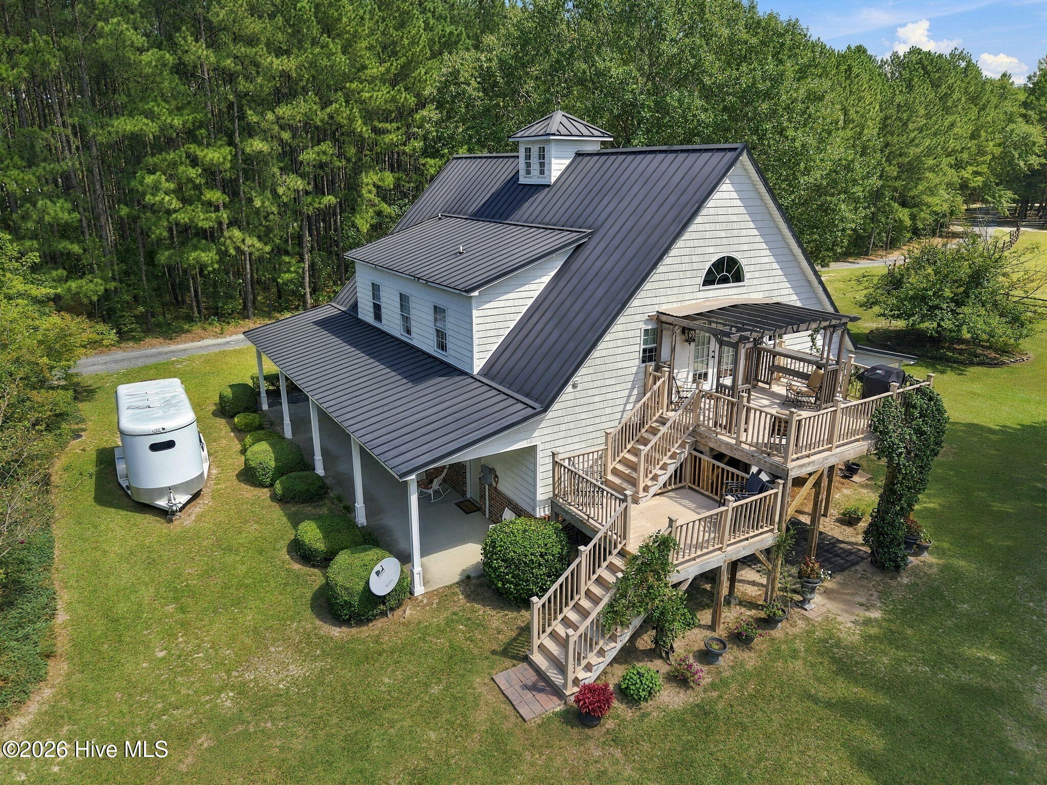 104 Meadows Lane — photo