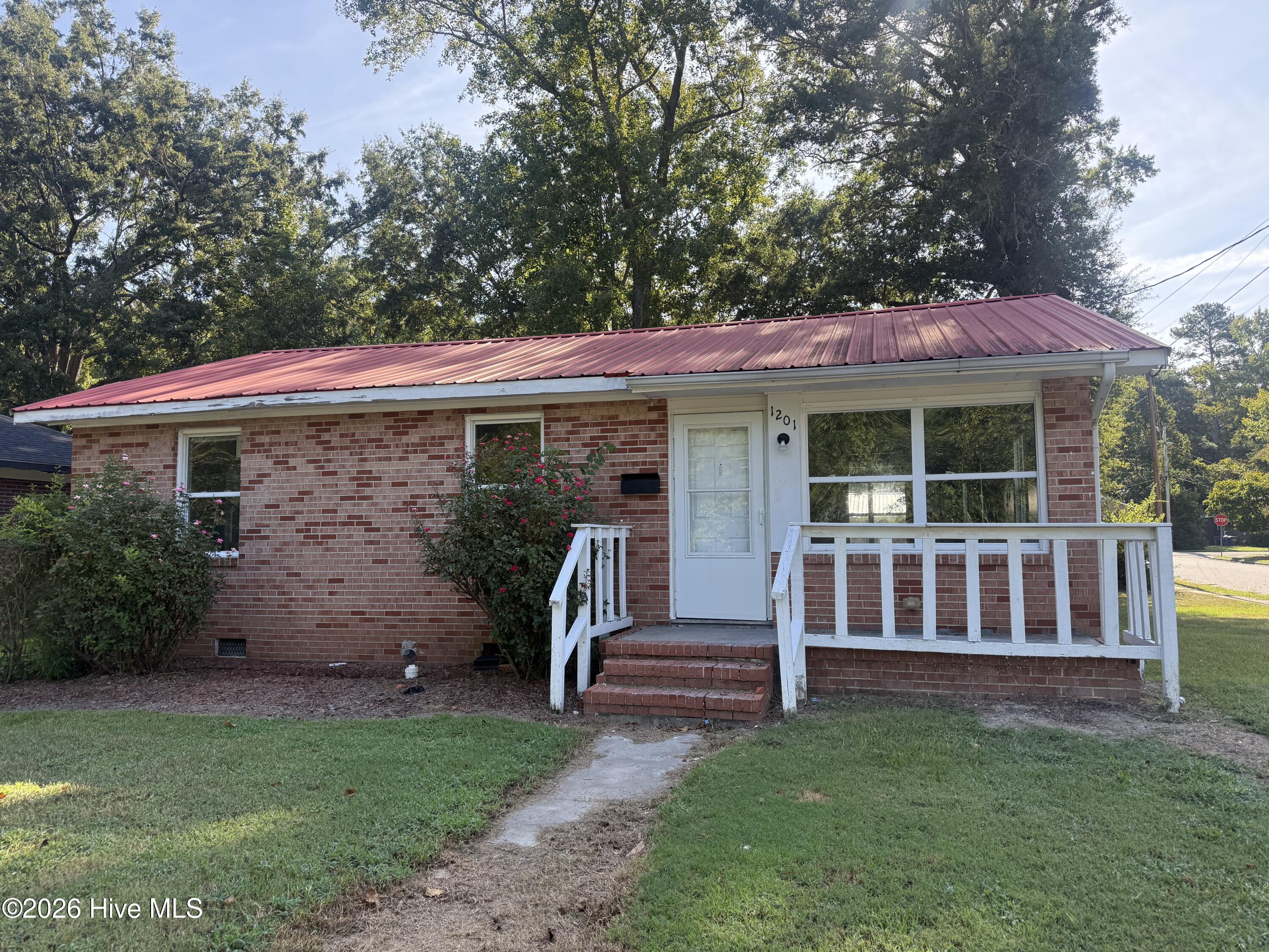 1201 Sycamore Road — photo