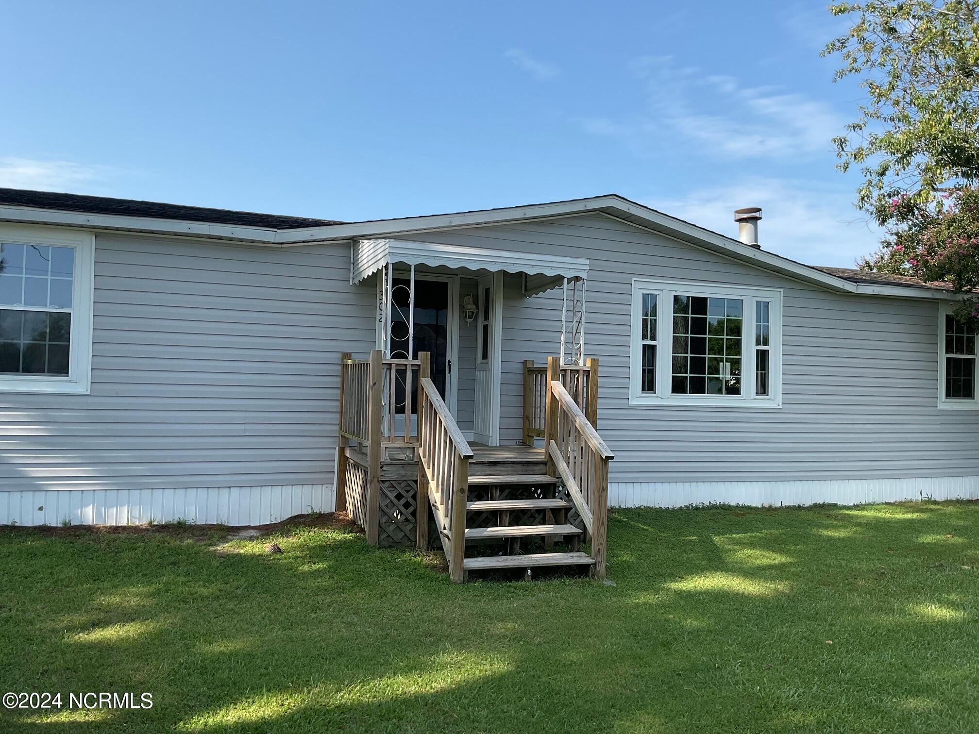 302 Laurie Ellis Road — photo
