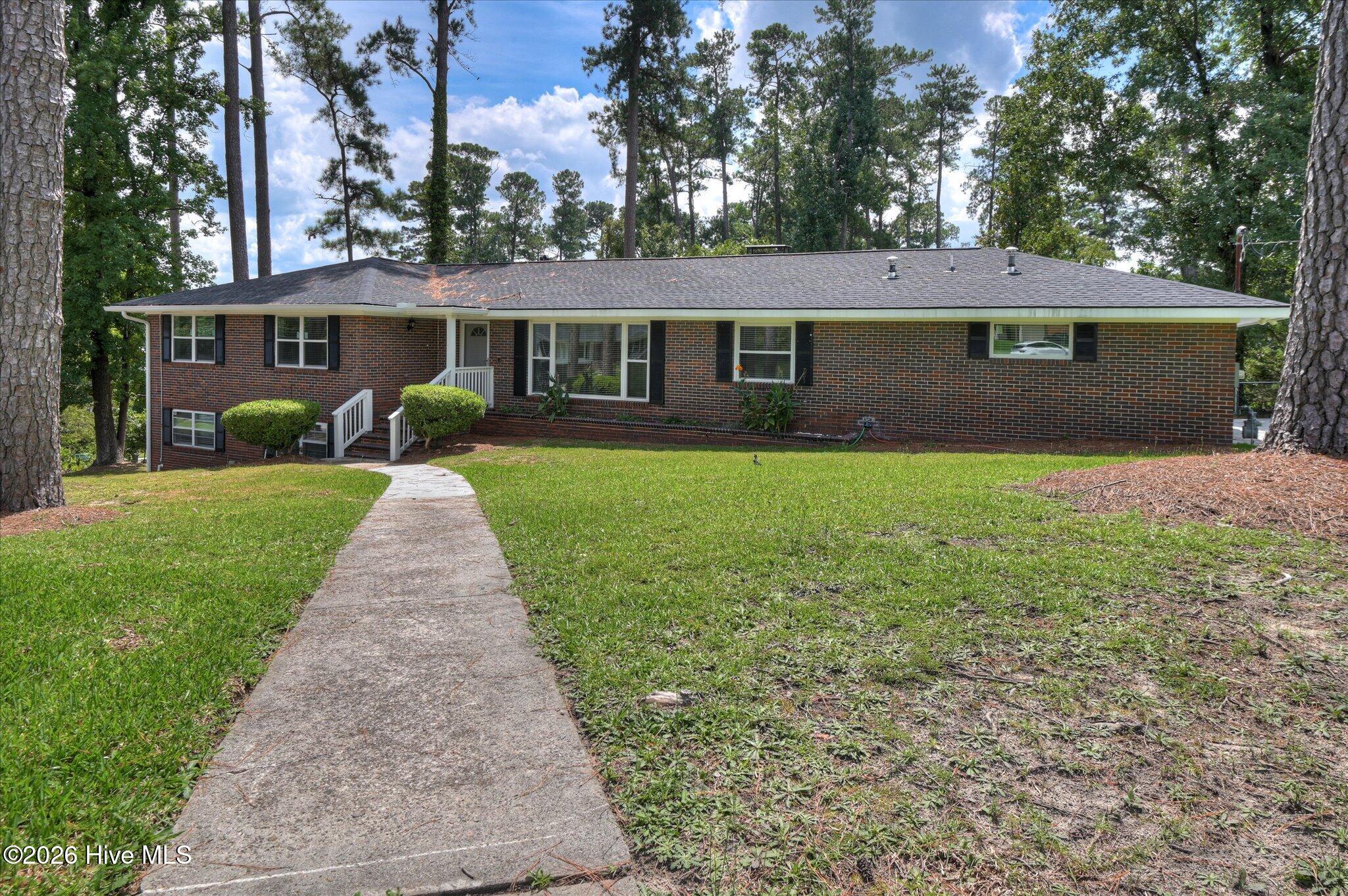 633 Cambridge Court — photo