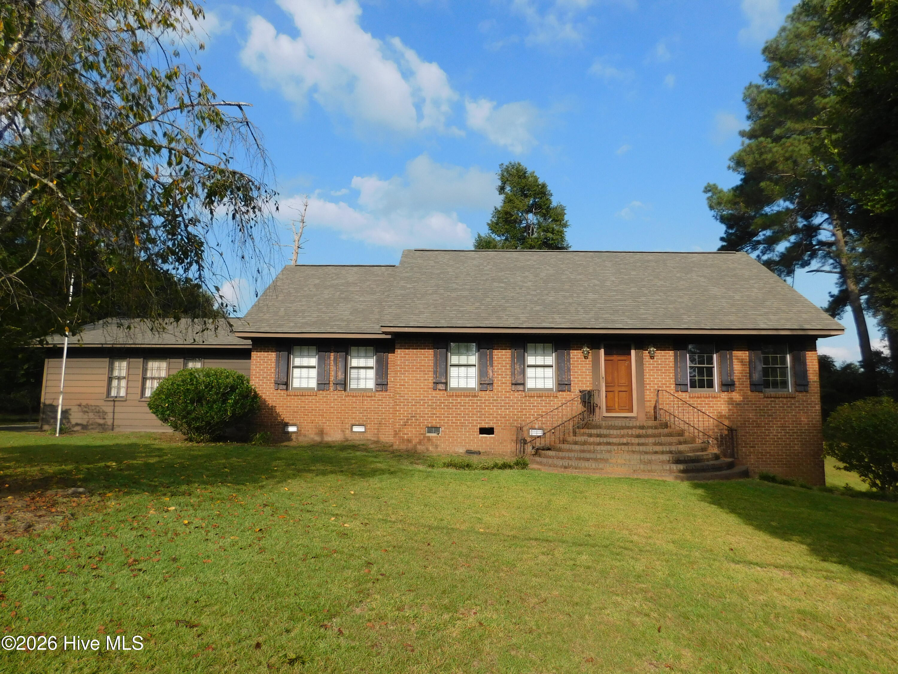 1603 Lake Drive — photo