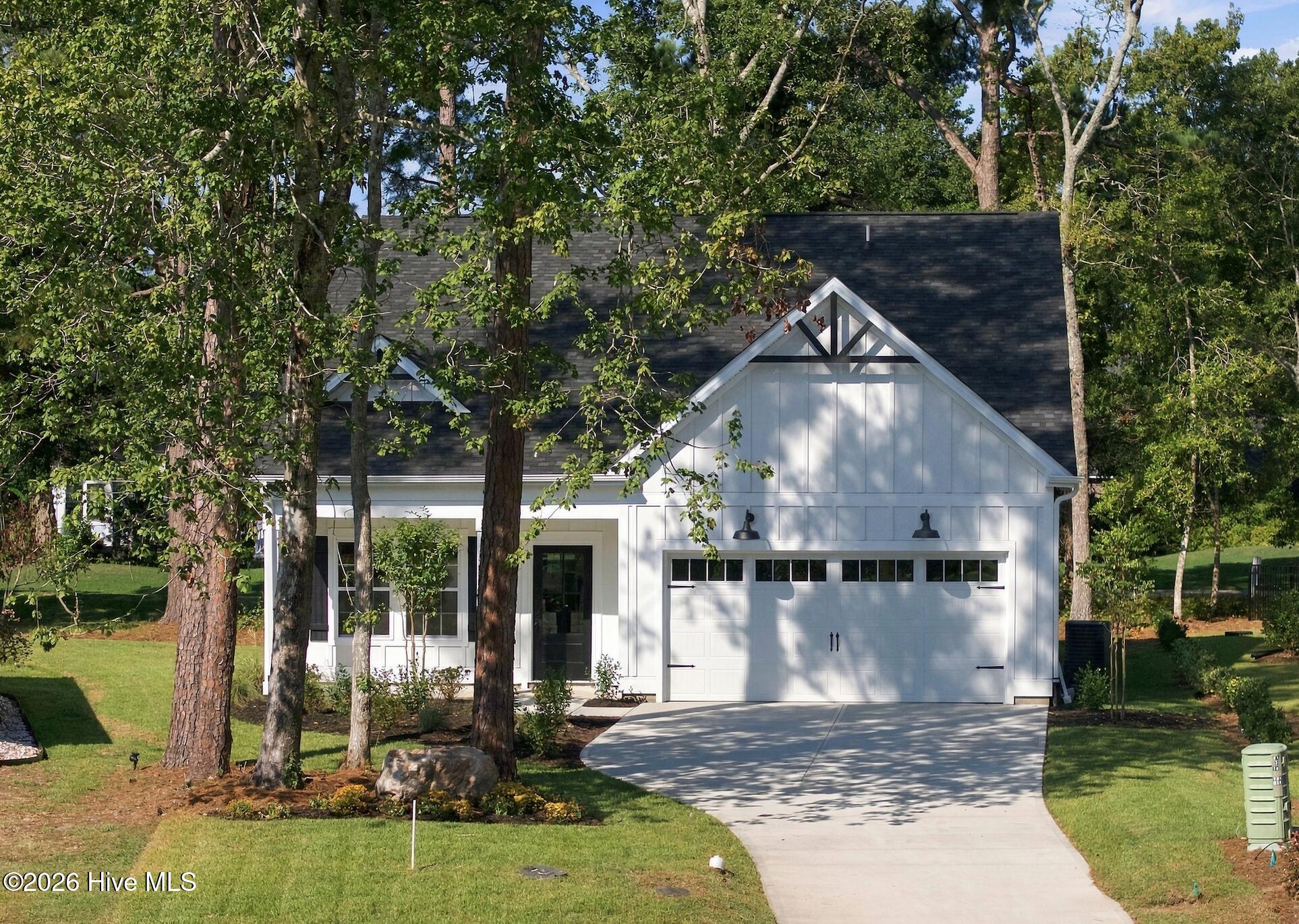 1769 Oakbrook Drive SW — photo
