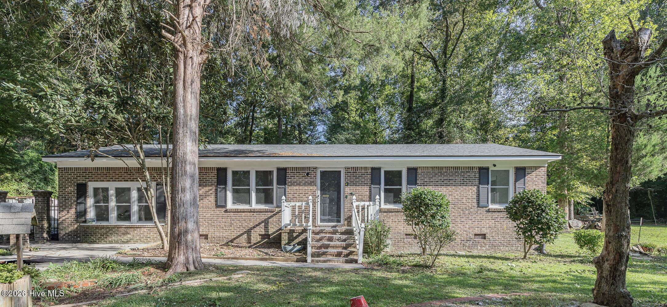 111 Lynn Court — photo