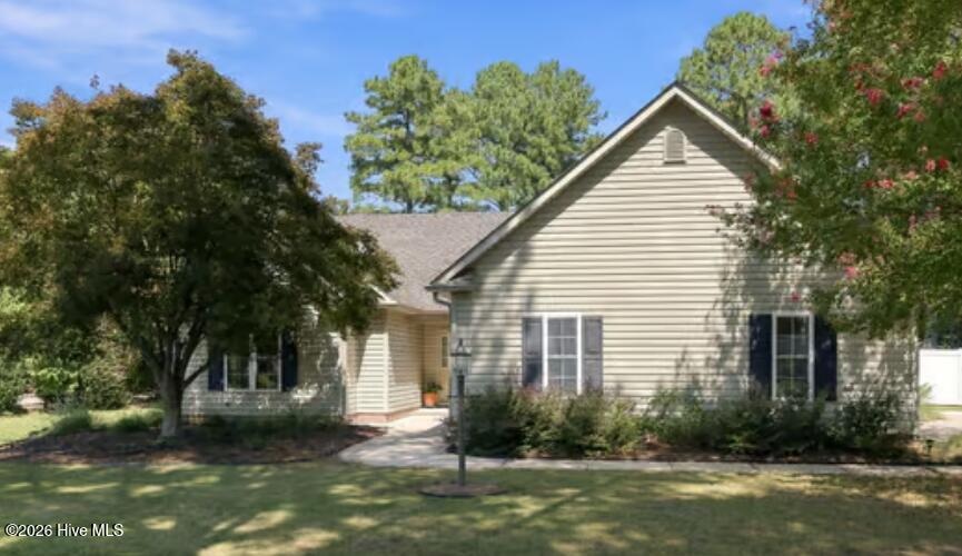 1405 Warwick Circle — photo